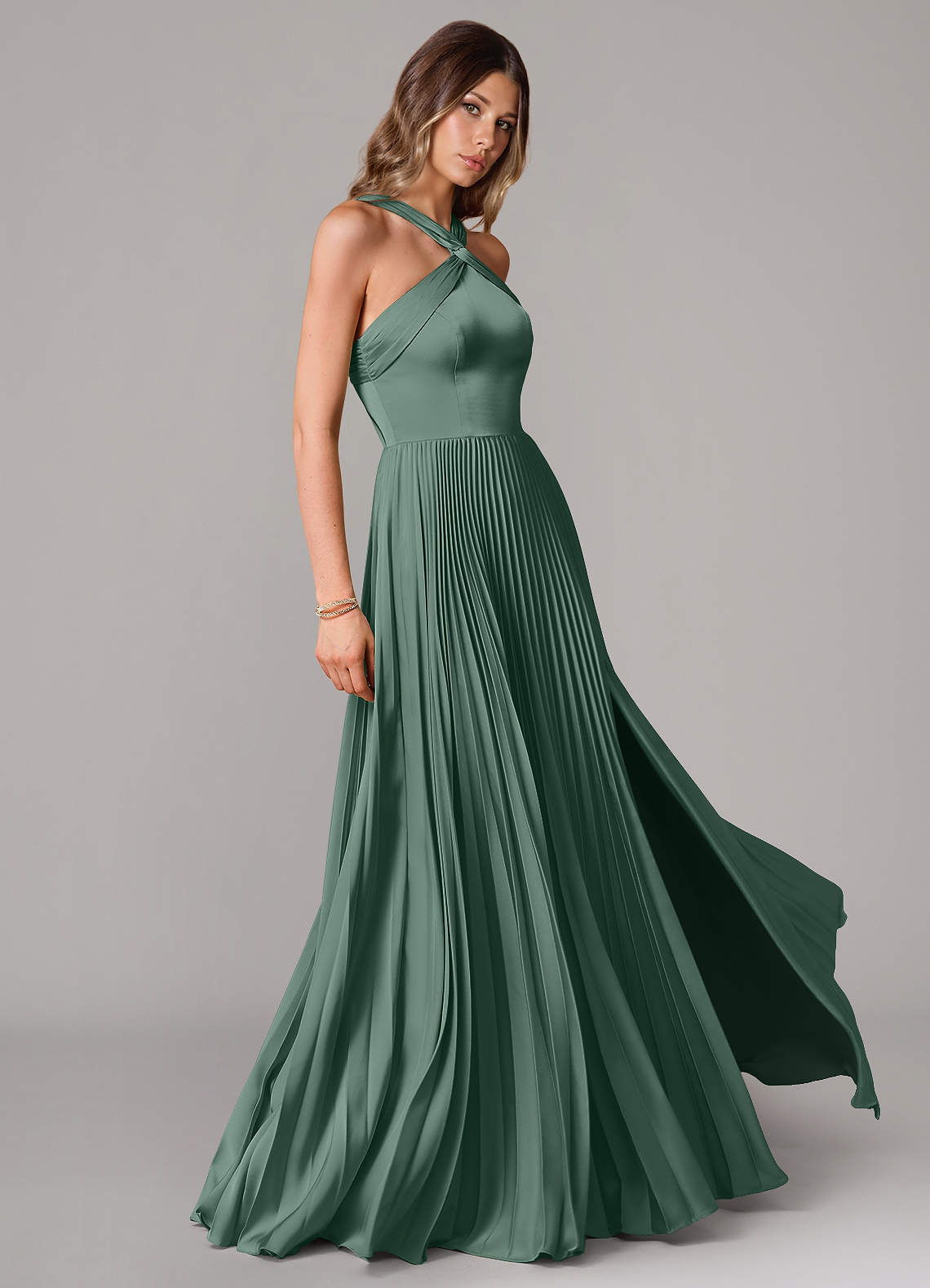 Azazie Afra Abiti da Damigella Abito A-Line in Raso Elasticizzato Plissettato Eucalipto image2