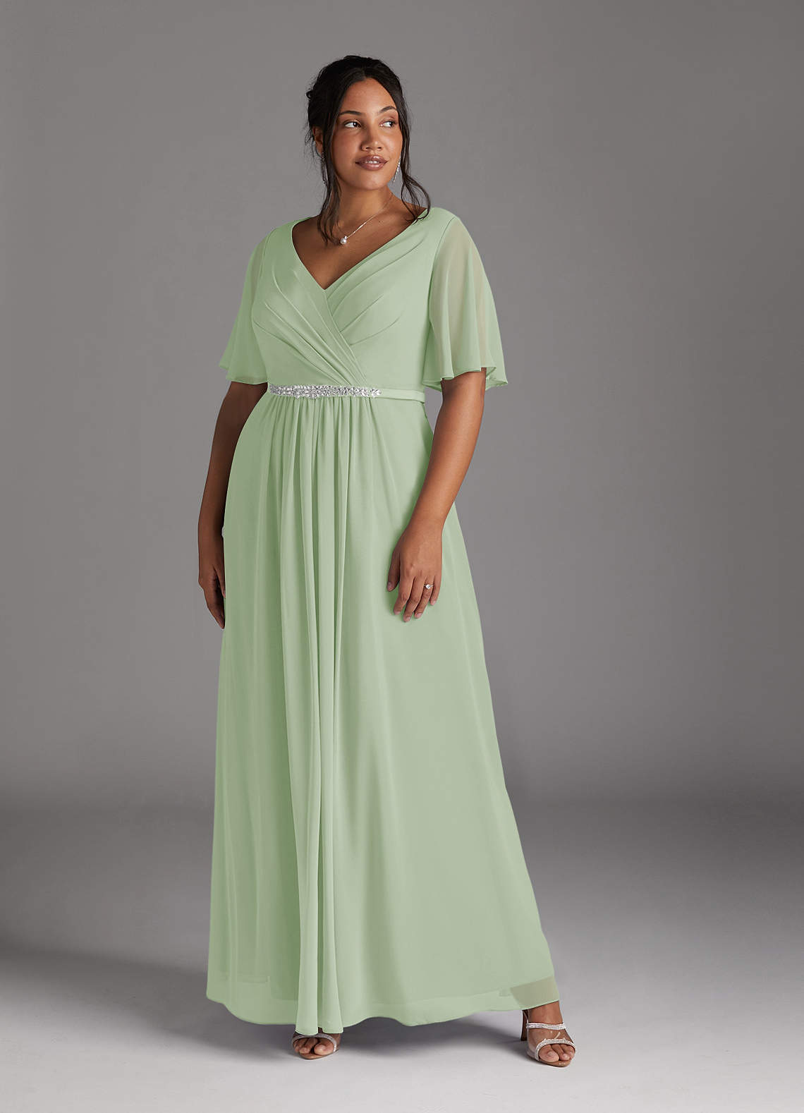 Azazie Tricia vestidos de madre de la novia Vestido de Salvia Polvorienta de Gasa de Corte En A con Cuello en V Plisado image1