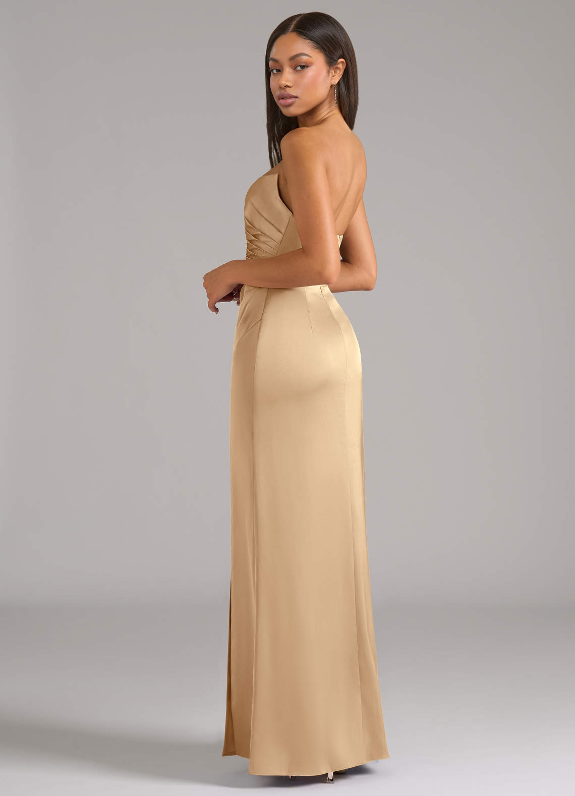 Azazie Marla Vestidos de madrinha de casamento Vestido Champanhe de Cetim elástico de Bainha com Sem alças image4