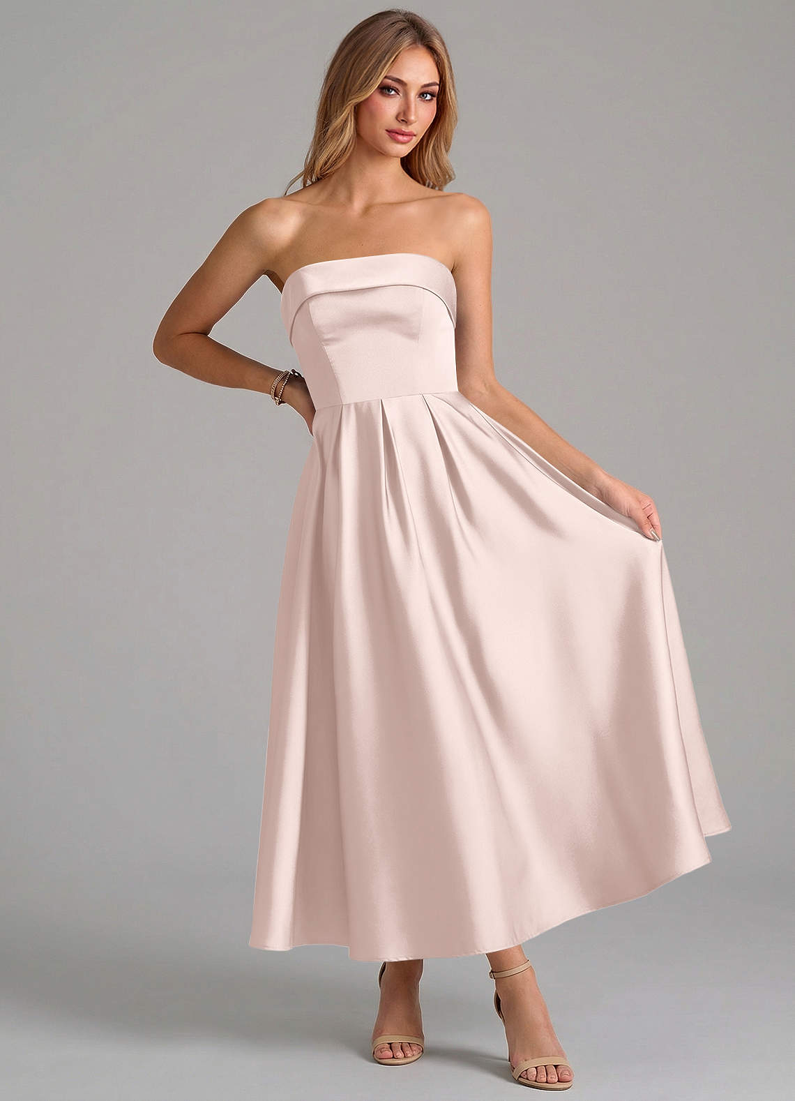 Azazie Lucienne Robes de demoiselle d'honneur Robe Trapèze en Satin extensible Plissée Rose Pâle image4