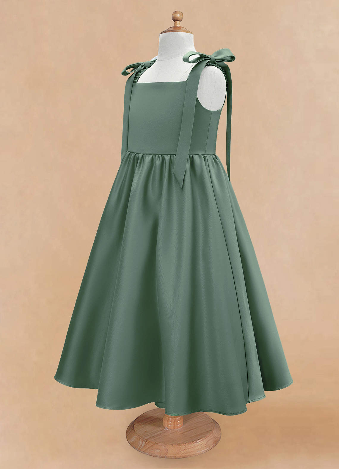 Azazie Chelsie Blumenmädchenkleider A-Linie Schleifen Matte Satin Kleid Eukalyptus image6