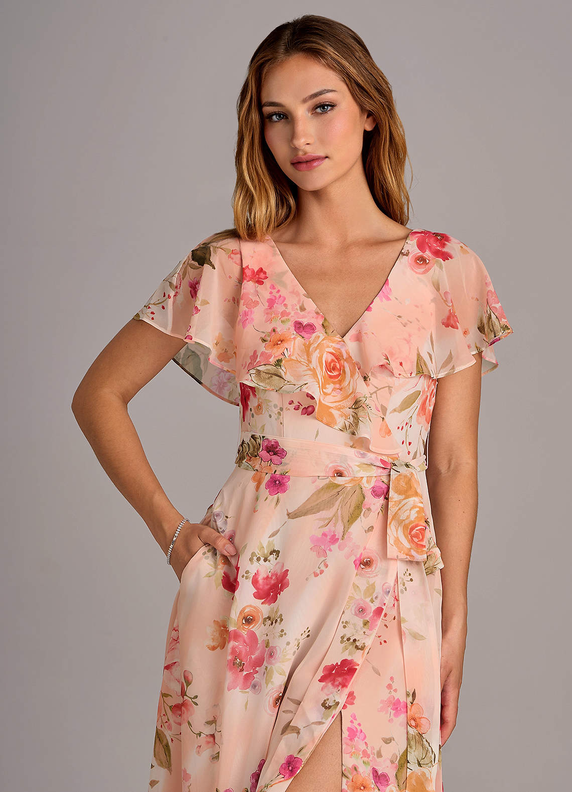 Azazie Lainey Robes de demoiselle d'honneur Robe Trapèze en Mousseline de soie avec poches Bouquet Florale Abstrait image5