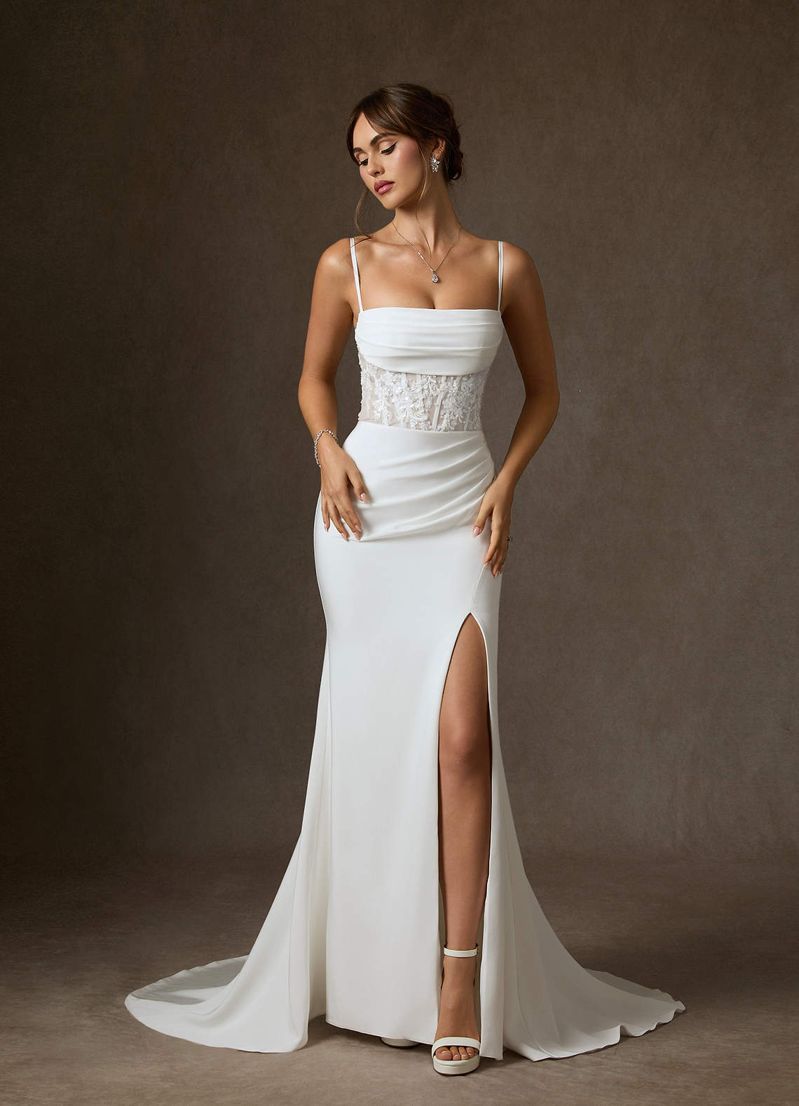 Azazie Alyce Robes de mariée Robe Sirène en Crêpe Dos Satin Épaule décolletée Blanc De Diamant image6