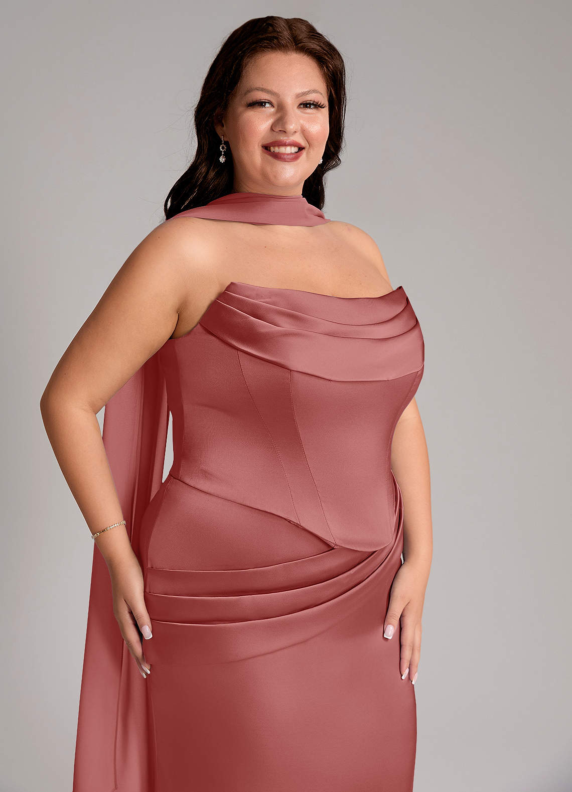 Azazie Sorrel Robes de demoiselle d'honneur Robe Sirène Convertible en Satin extensible Sans bretelles Antique Rose image10