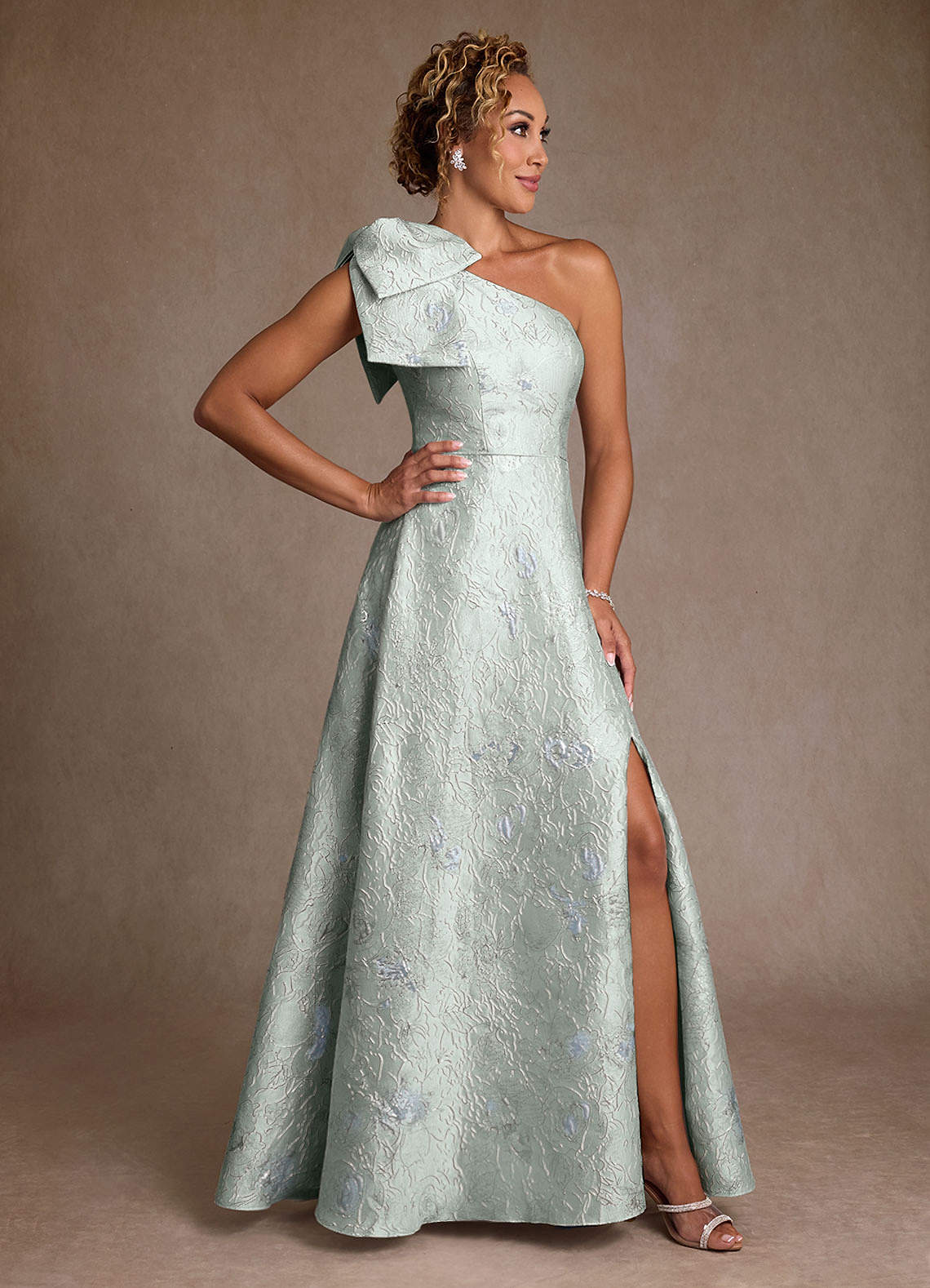 Azazie Margerie Mère de la mariée Robes Robe Trapèze en Jacquard Floral Ue épaule Jacquard D'agave image1