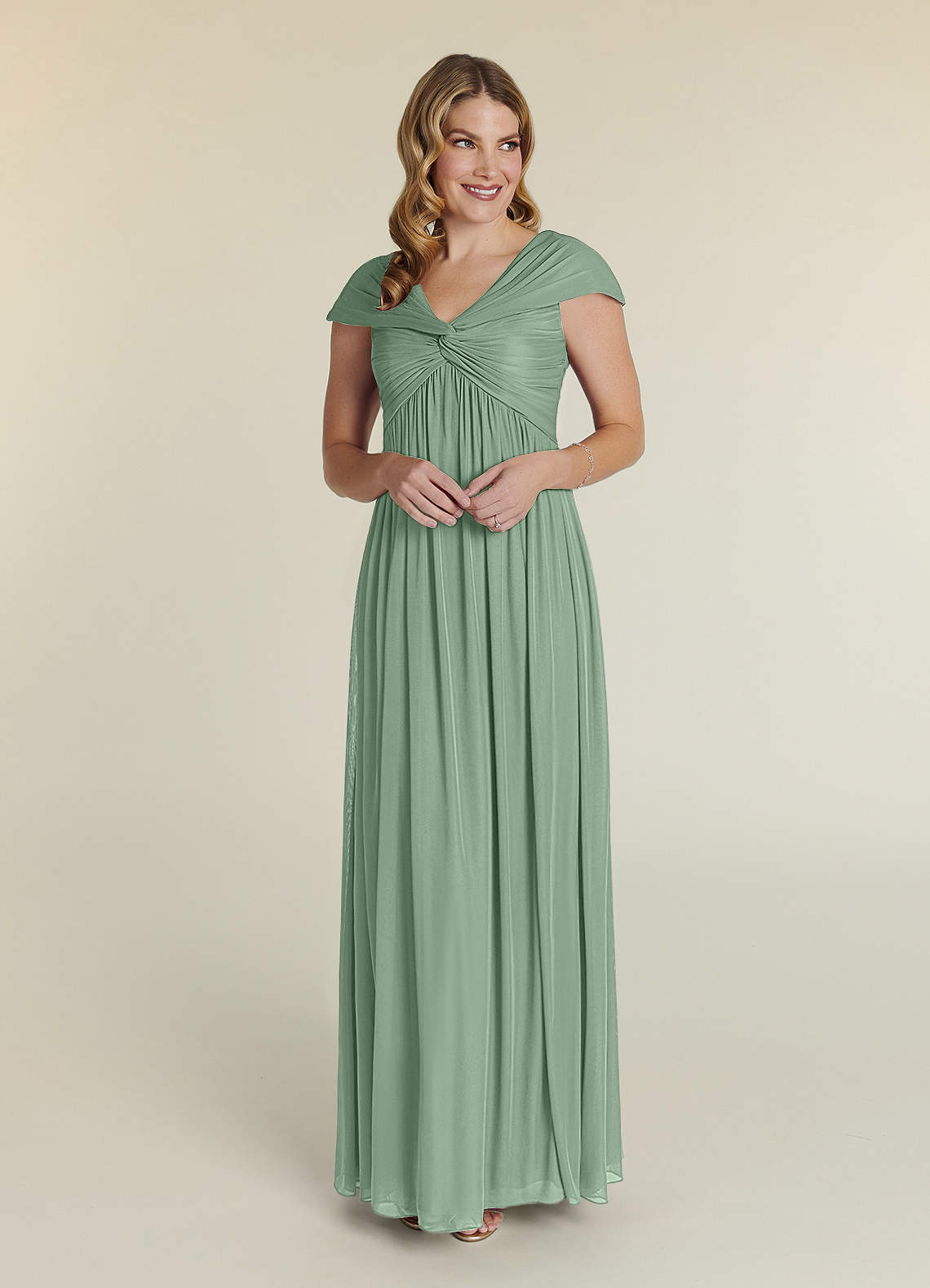 Azazie Marlena Venta Final Vestido de Cabernet de Malla de Corte En A con Plisado image1