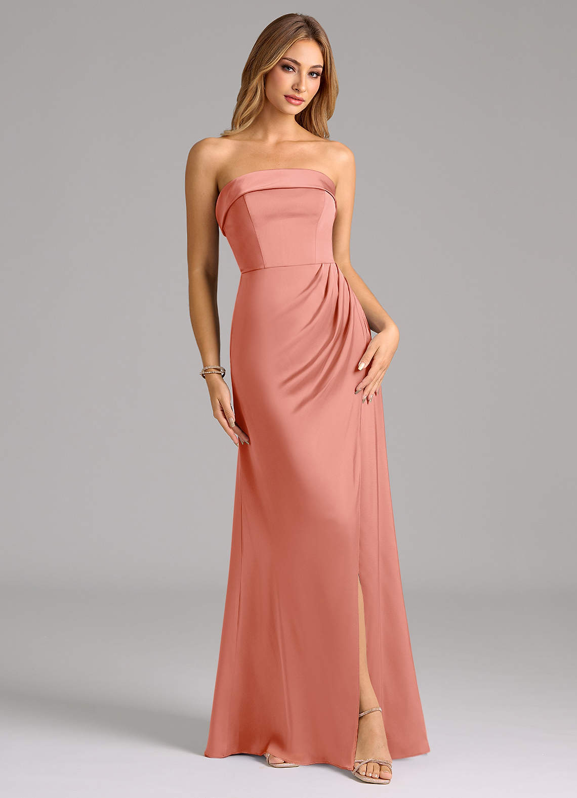 Azazie Aretha Robes de demoiselle d'honneur Robe Trapèze Convertible en Satin extensible Sans bretelle Corail image1