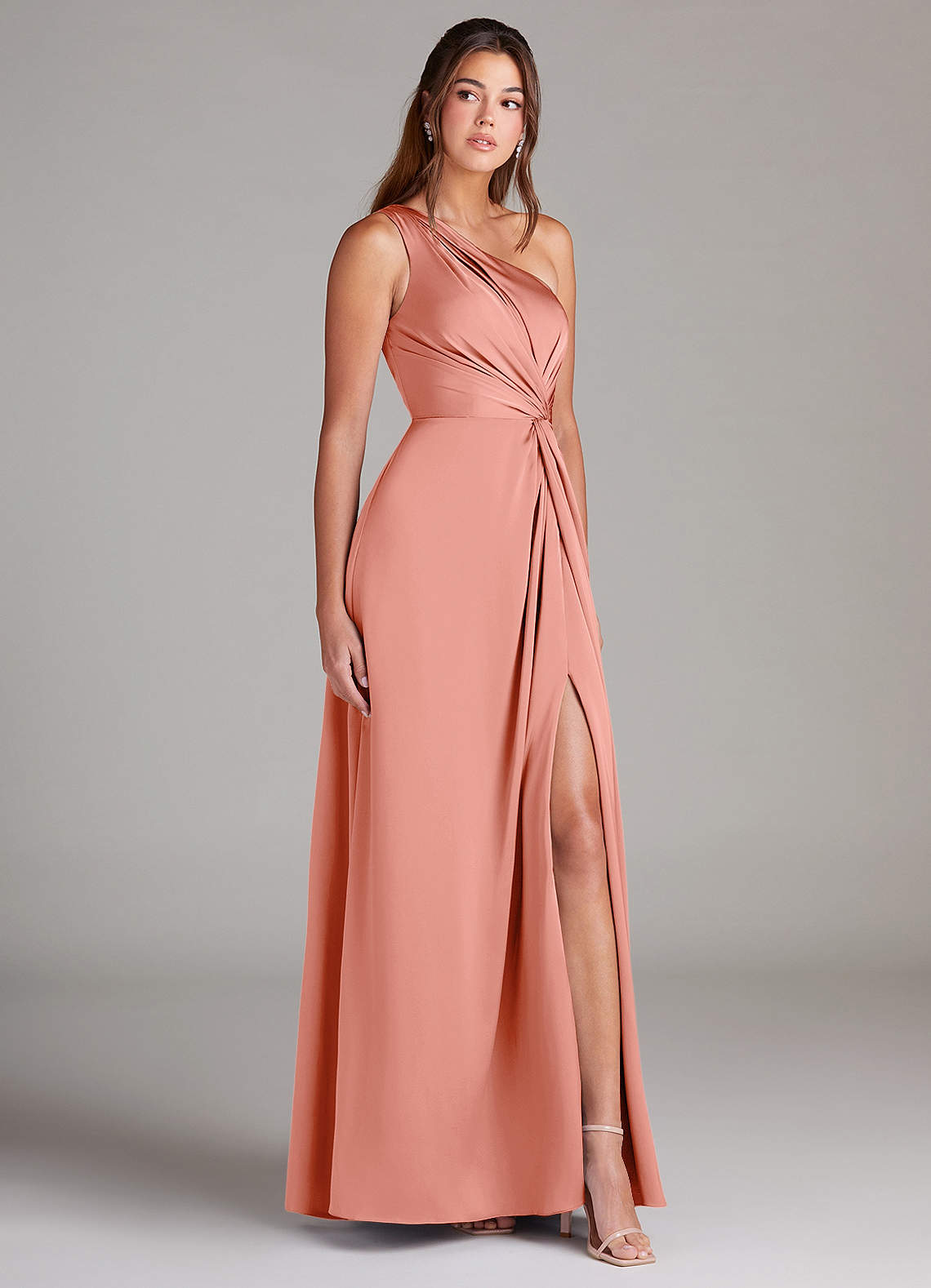Azazie Brooke Vestidos de damas de honor Vestido de Coral de Satén Elástico de Corte en A con Hombro unilateral image3