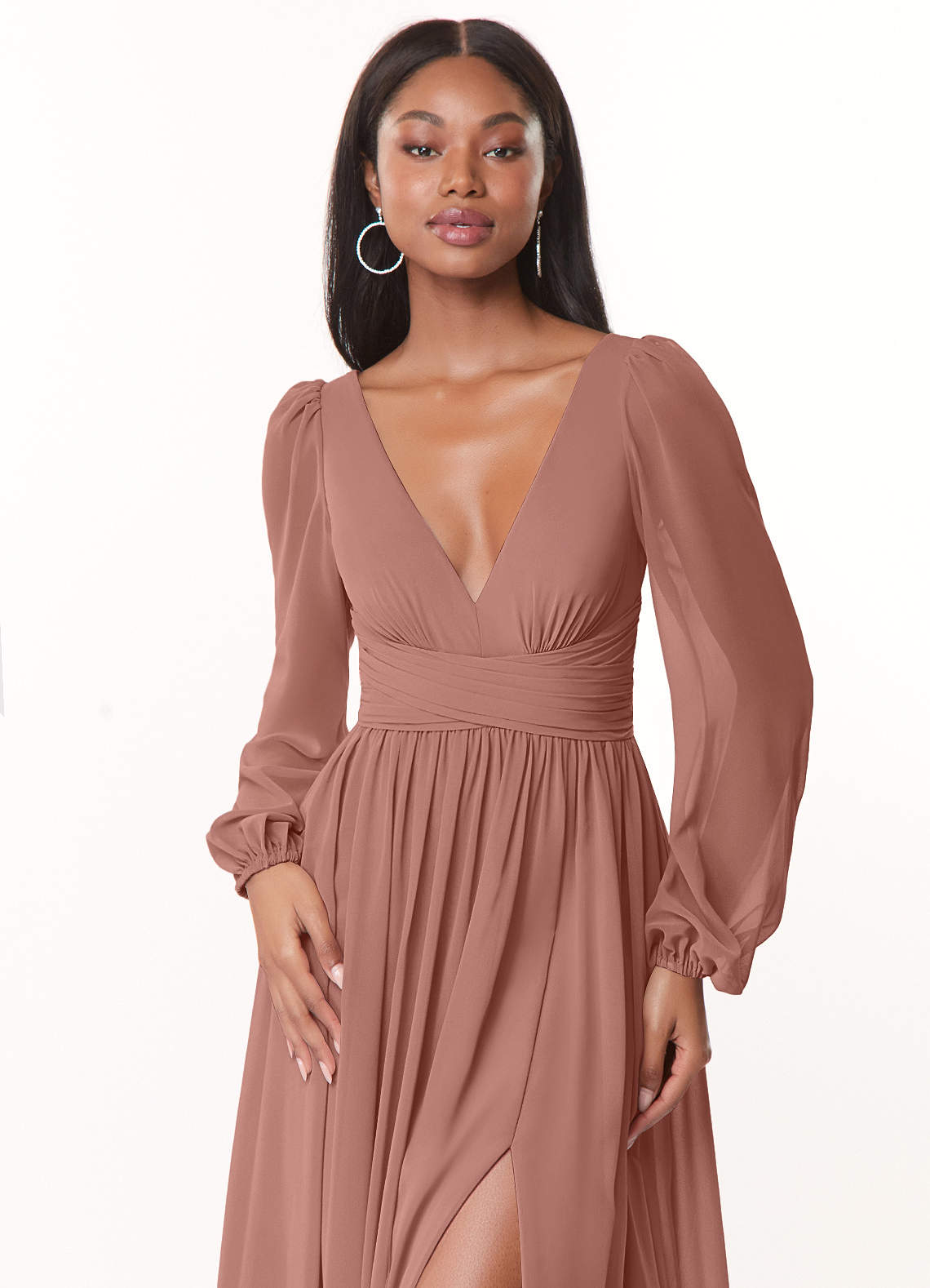 Azazie Norah Robes de demoiselle d'honneur Robe Trapèze en Mousseline de soie Col en V, manches longues Rose De Cèdre image4