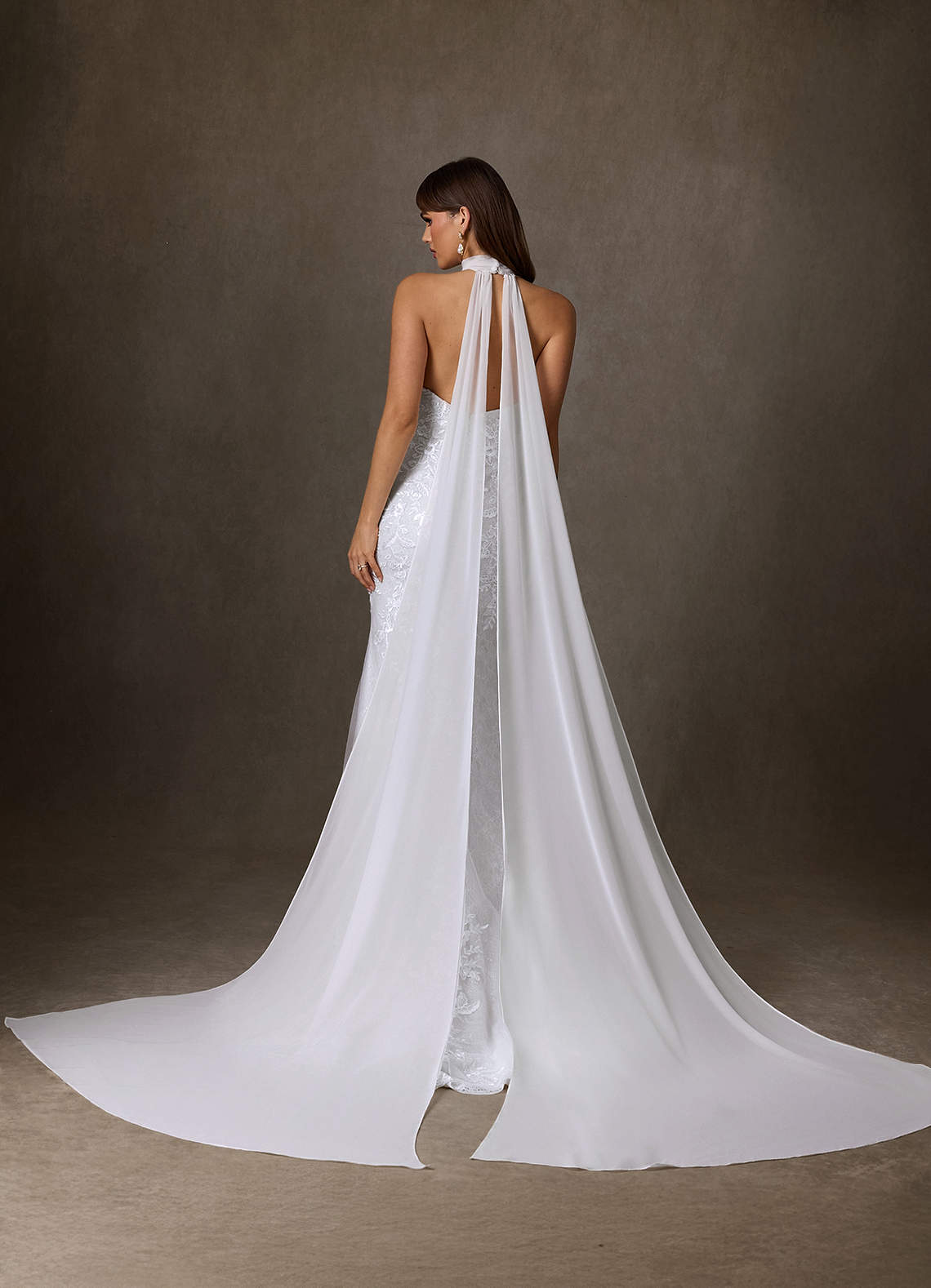 Azazie Kaiyana Robes de mariée Robe Fourreau en Dentelle Col Haut Blanc De Diamant image4