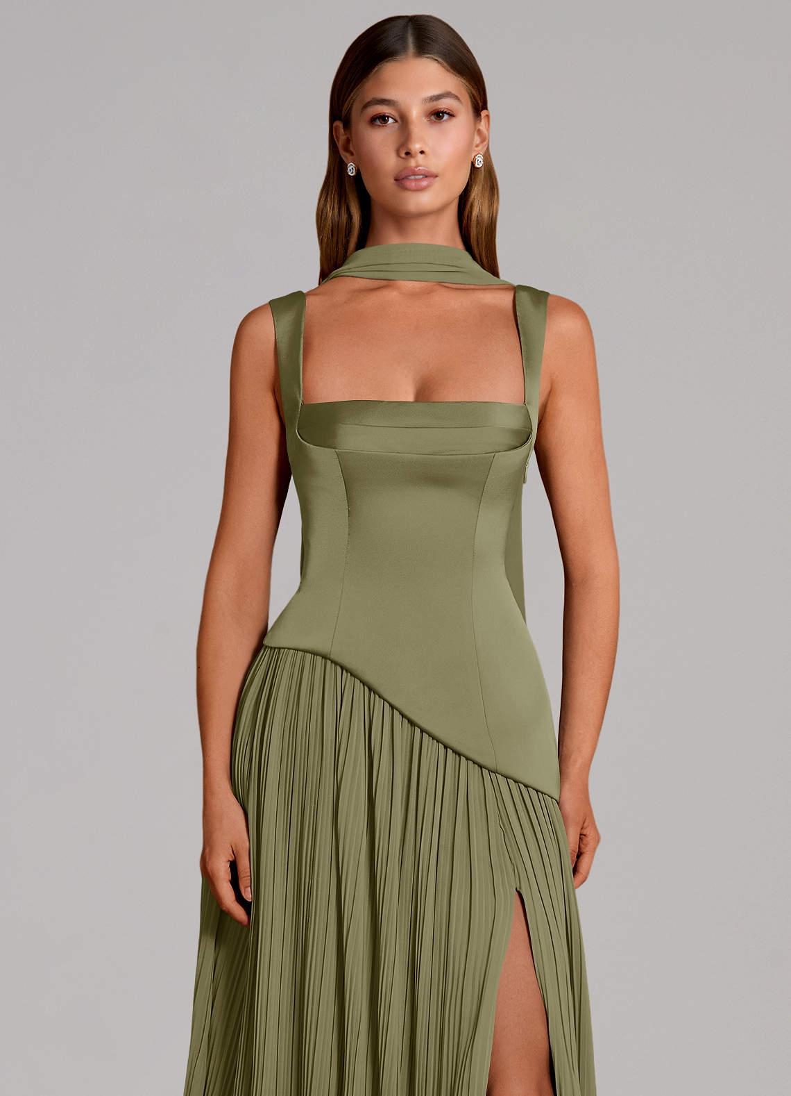 Azazie Stephanie Vestidos de madrinha de casamento Vestido Pistache de Cetim elástico de Linha A com Plissado image5