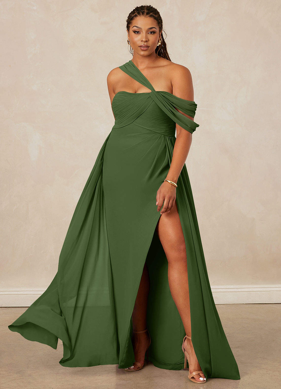 Christian Siriano Bridal for Azazie 1014 Robes de demoiselle d'honneur Robe Trapèze en Mousseline de soie Épaule décolletée Olive image1