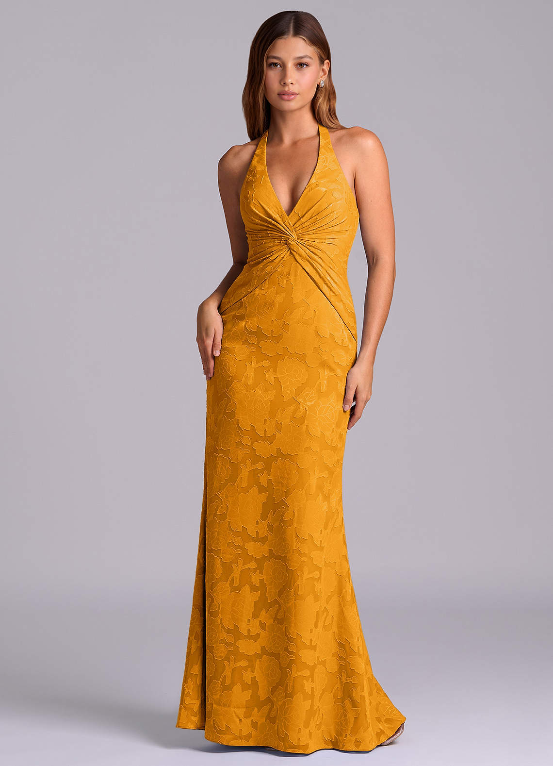 Azazie Valerie Abiti da Damigella Abito Sirena in Burnout Floreale Plissettato Caramello image1