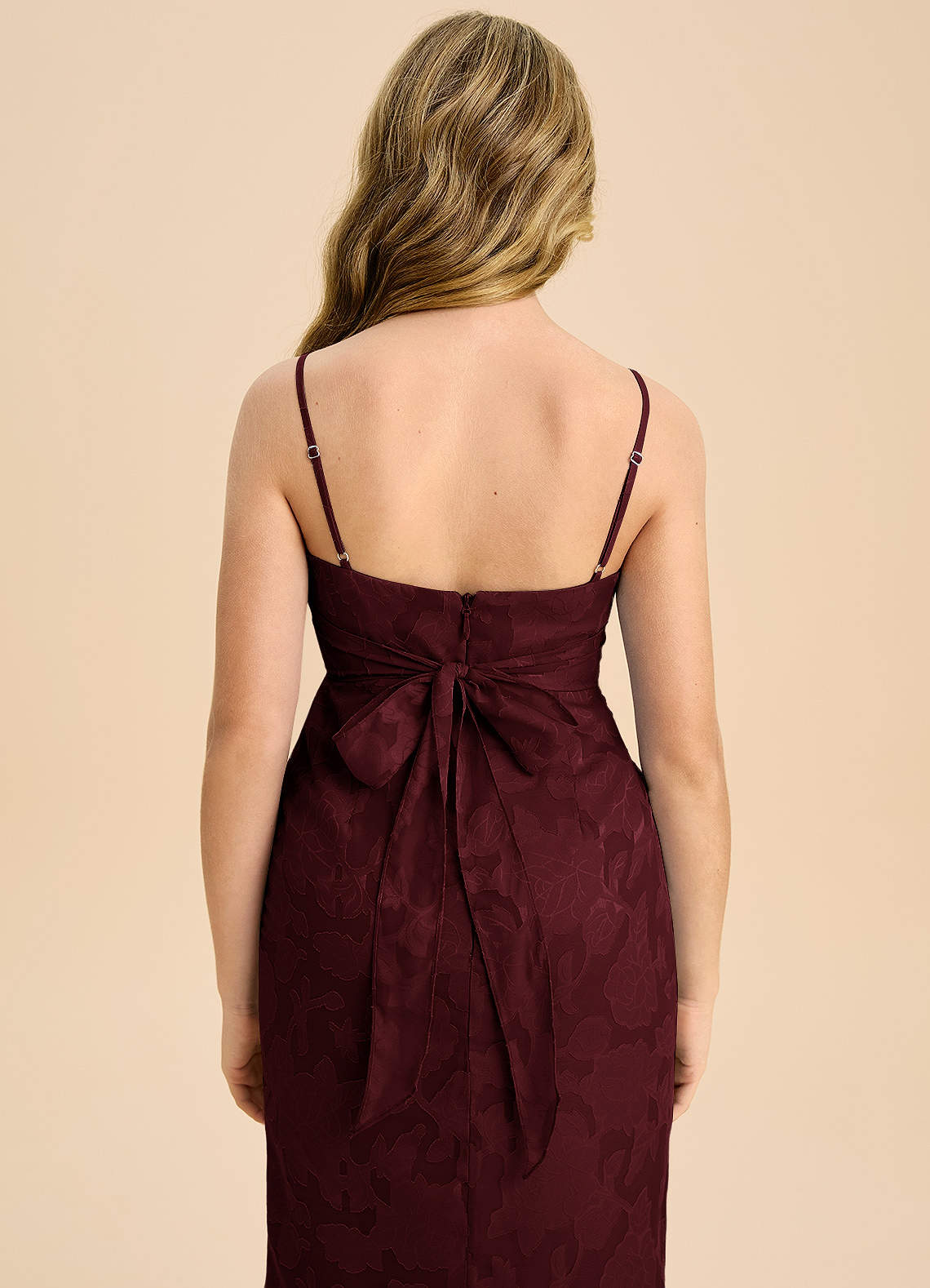 Azazie Mai Junior Etui Plissee Blumen-Burnout Kleid Cabernetrot image6