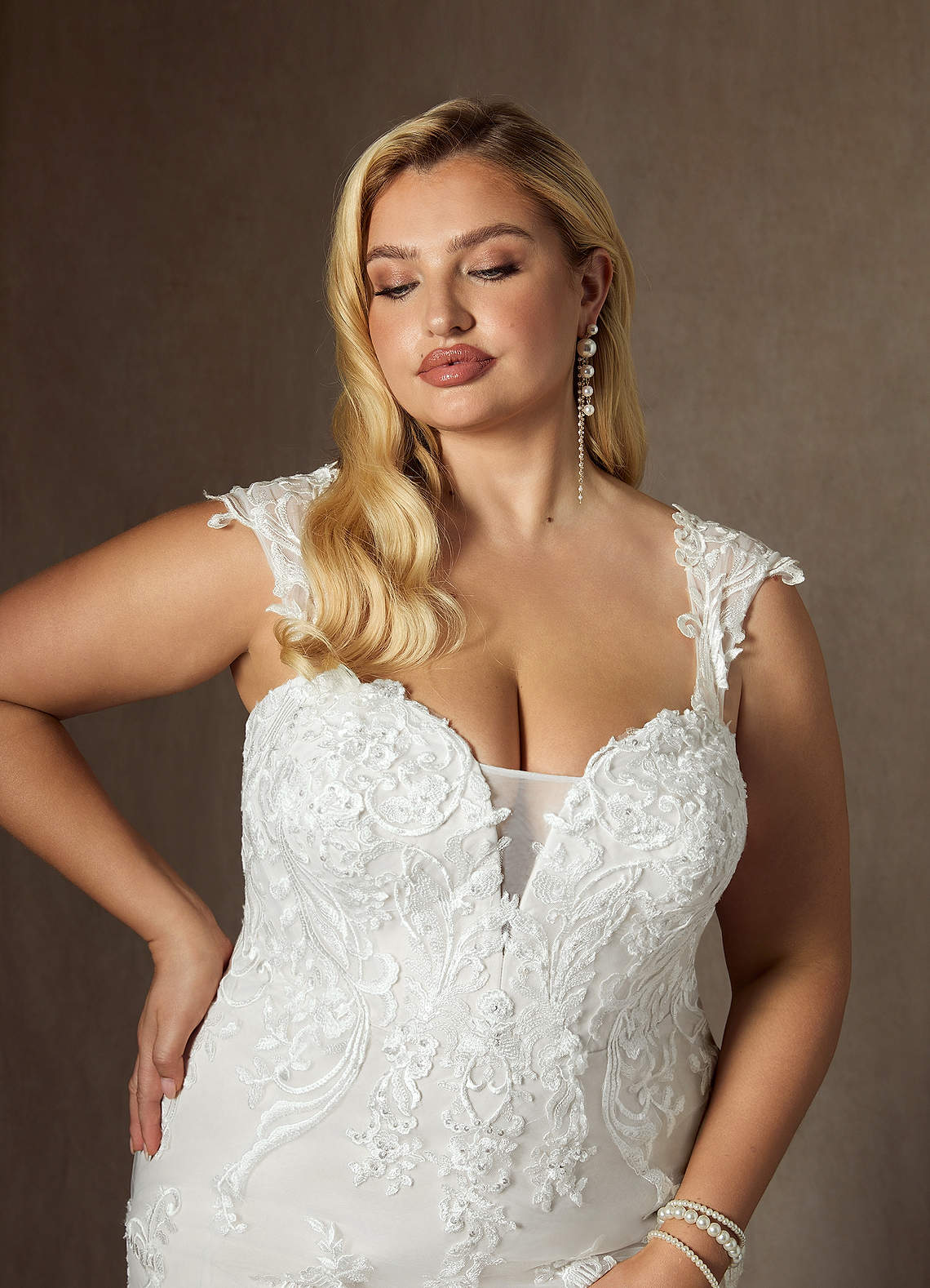 Azazie Roux Robes de mariée Robe Sirène en Satin Paillettes Blanc De Diamant image13