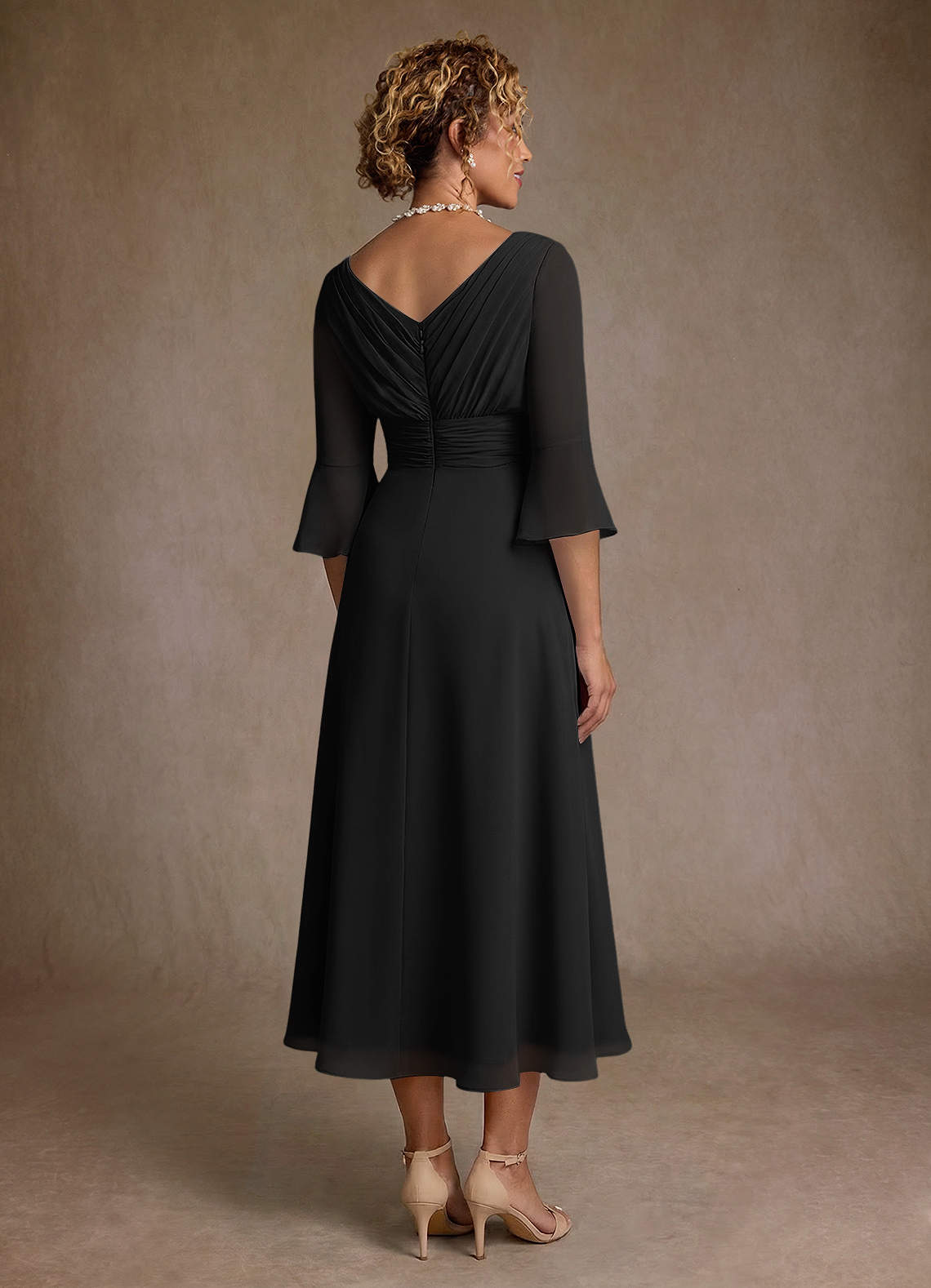 Azazie Aerynne Vestidos para mãe da noiva Vestido Preto de Chiffon de Linha A com Plissado image1