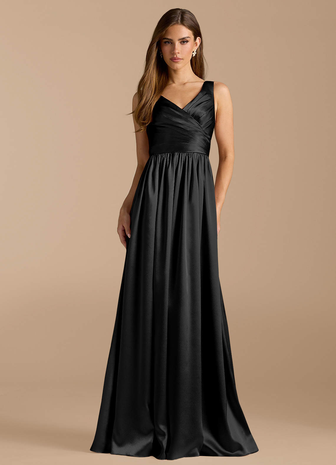 Azazie Keyla Robes de demoiselle d'honneur Robe Trapèze en Satiné métallisé Plissée Noir image1