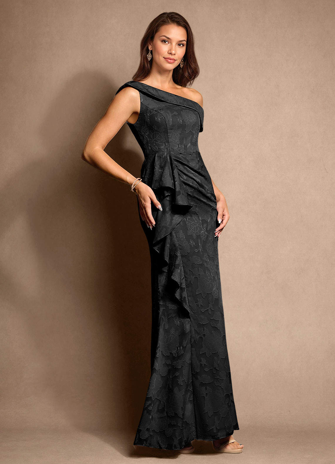 Azazie Hamptons vestidos de madre de la novia Vestido de Negro de Devorado Floral de Corte En A con Plisado image3