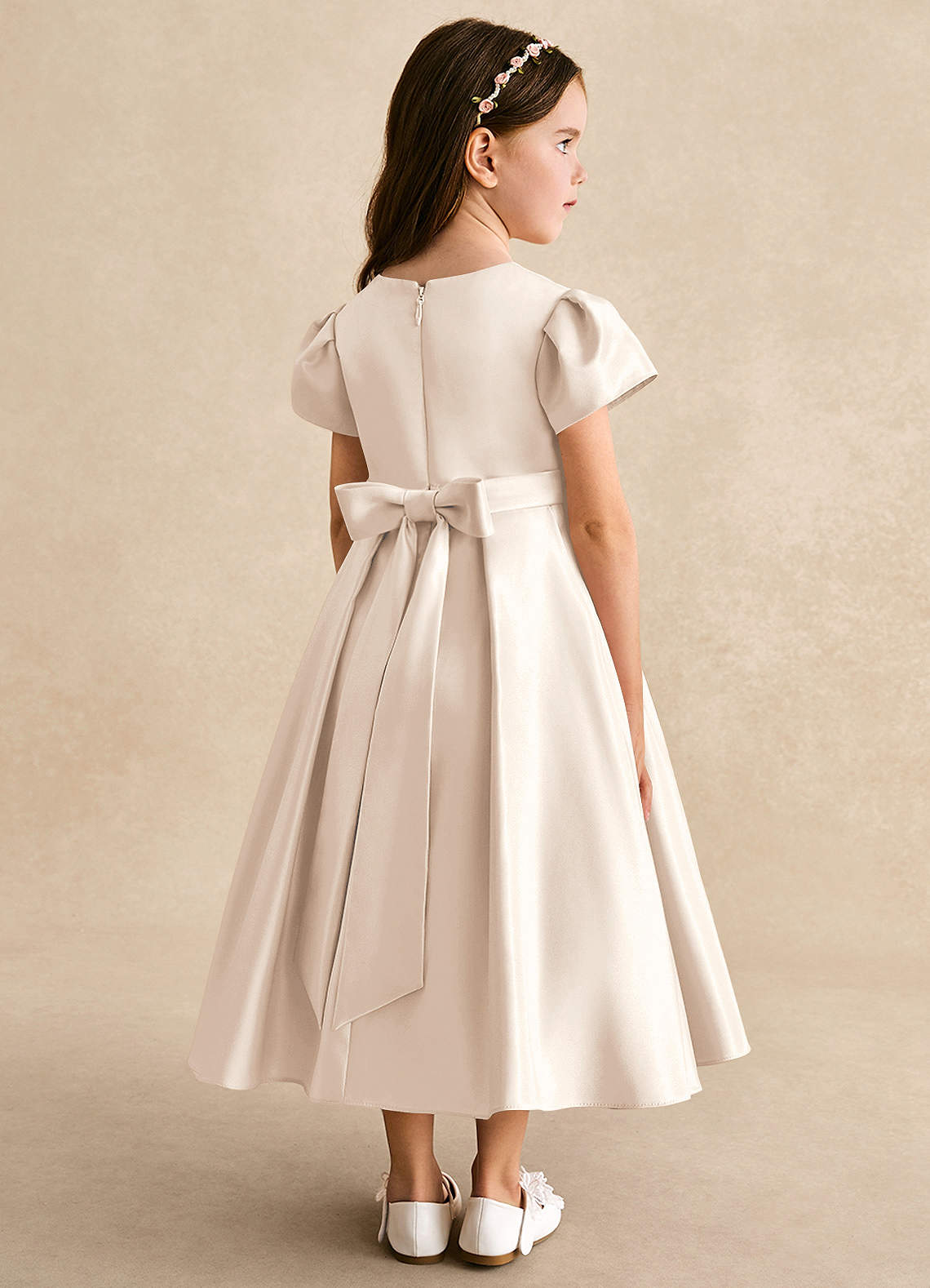 Azazie Princess Vestidos de florista Vestido Alabastro Branco de Cetim fosco de Linha A com Plissado image1
