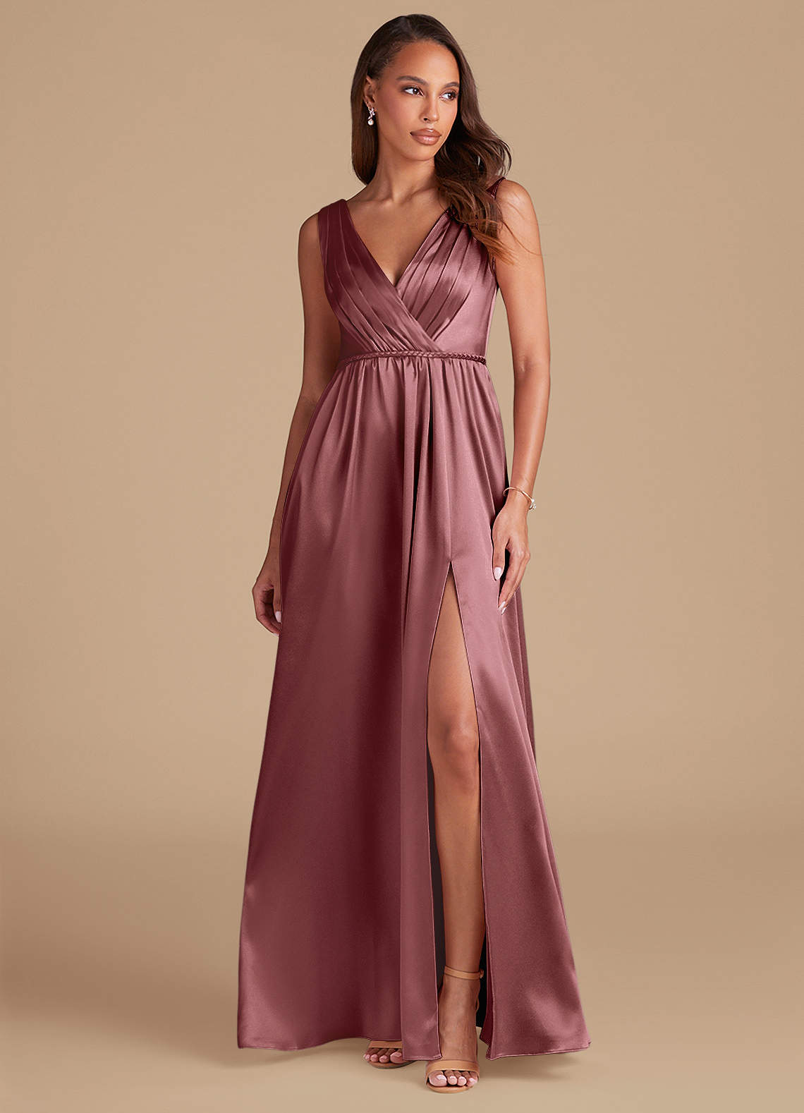 Azazie Tanicia Vestidos de damas de honor Vestido de Malva Vintage de Satén Metálico de Corte en A con Plisado image1