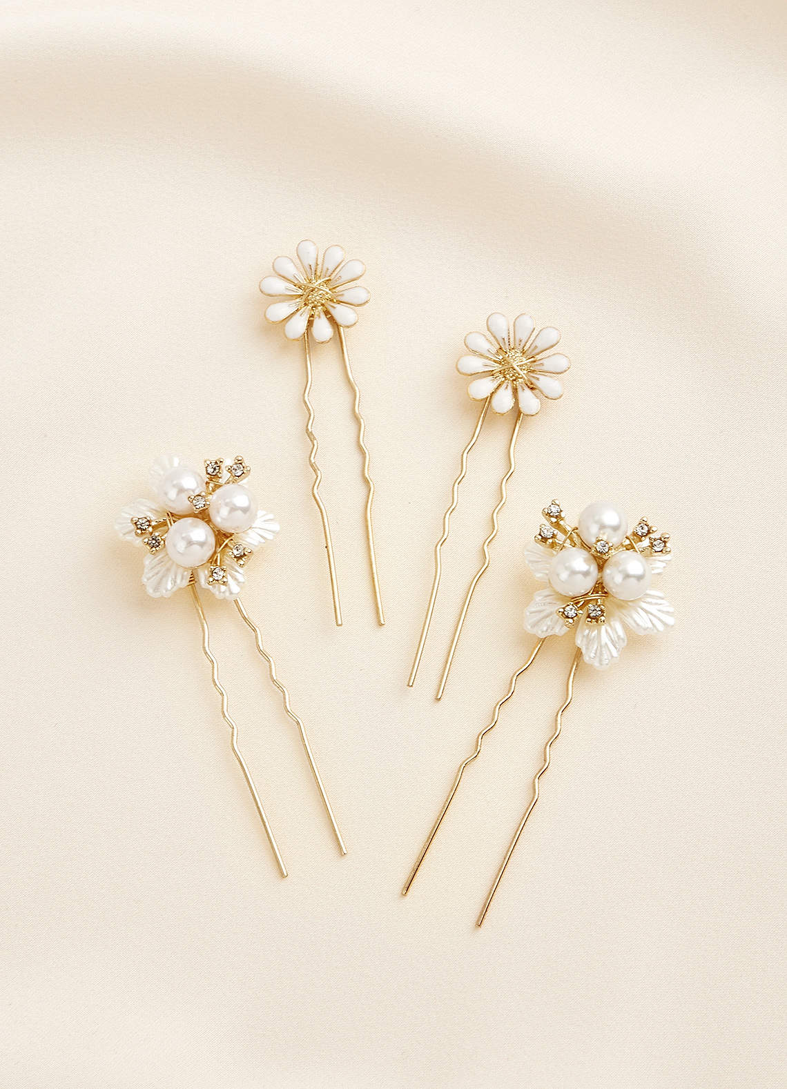 front Four-Piece Pearl Daisy Hairpin Set
