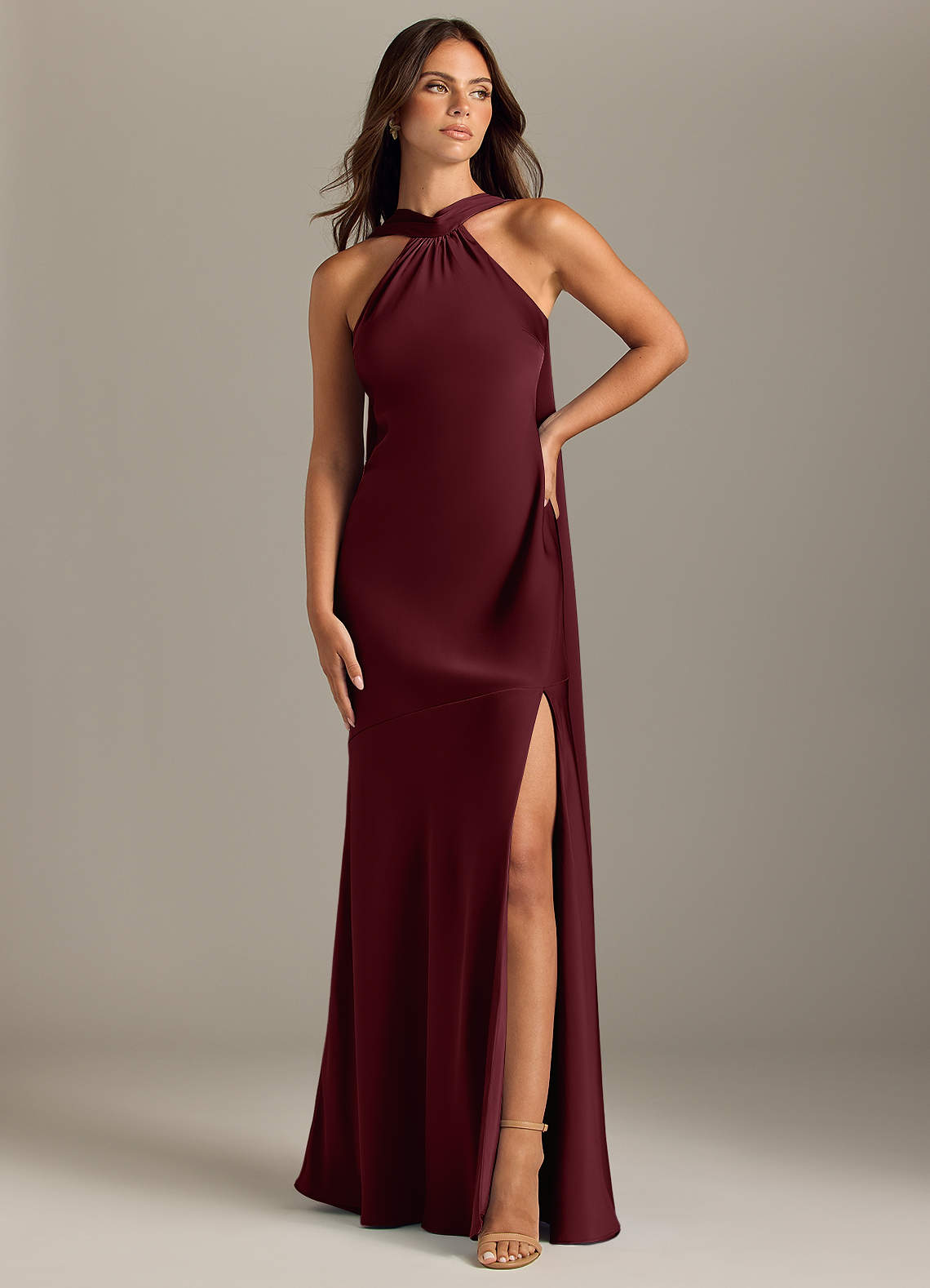 Azazie Kinsley Vestidos de damas de honor Vestido de Cabernet de Satén Elástico de Corte Sirena con Corte Lateral image1