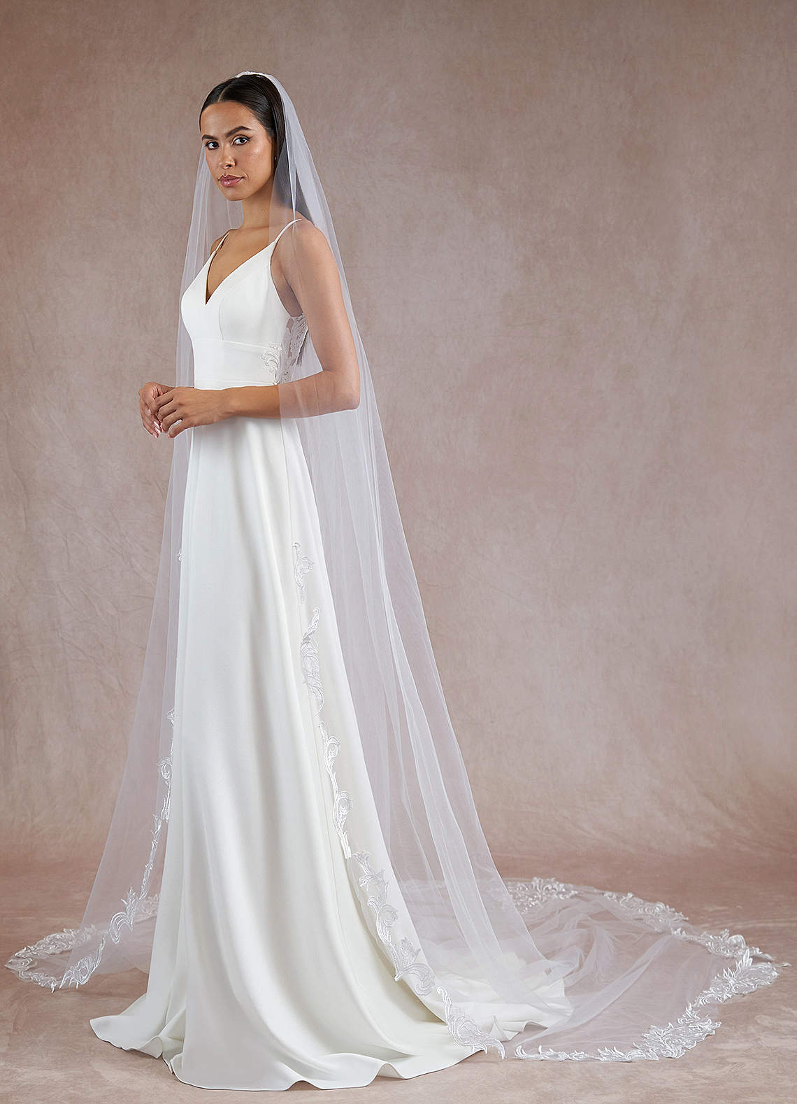 front Maria Lace Cathedral Veil