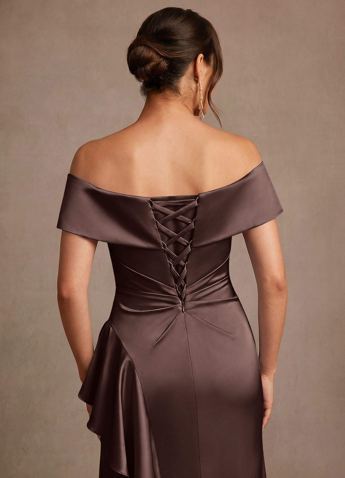 Azazie Kirsty vestidos de madre de la novia Vestido de Ganache de Satén Elástico de Corte Recto con Vestidos sin tirantes image6