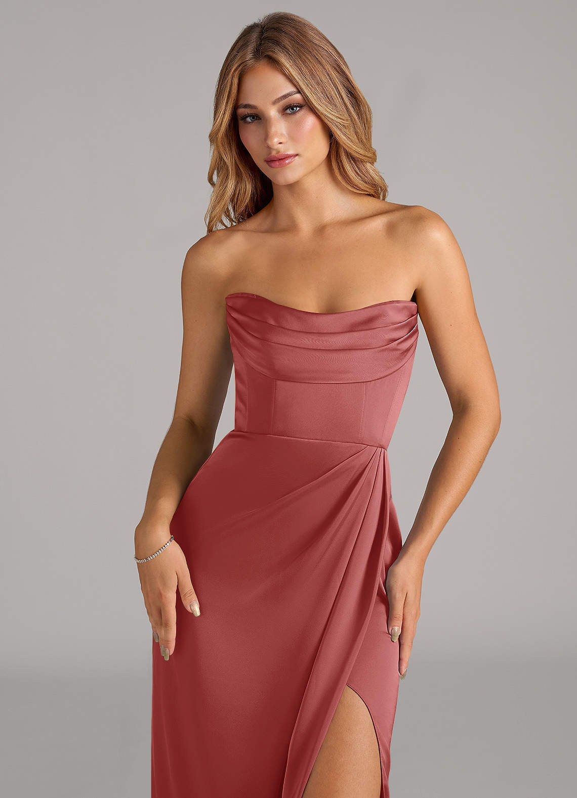 Azazie Johana Pasjurken voor thuis Converteerbaar Jurk van Stretch Satijn met Zeemeermin Off-shoulder Zwart image4