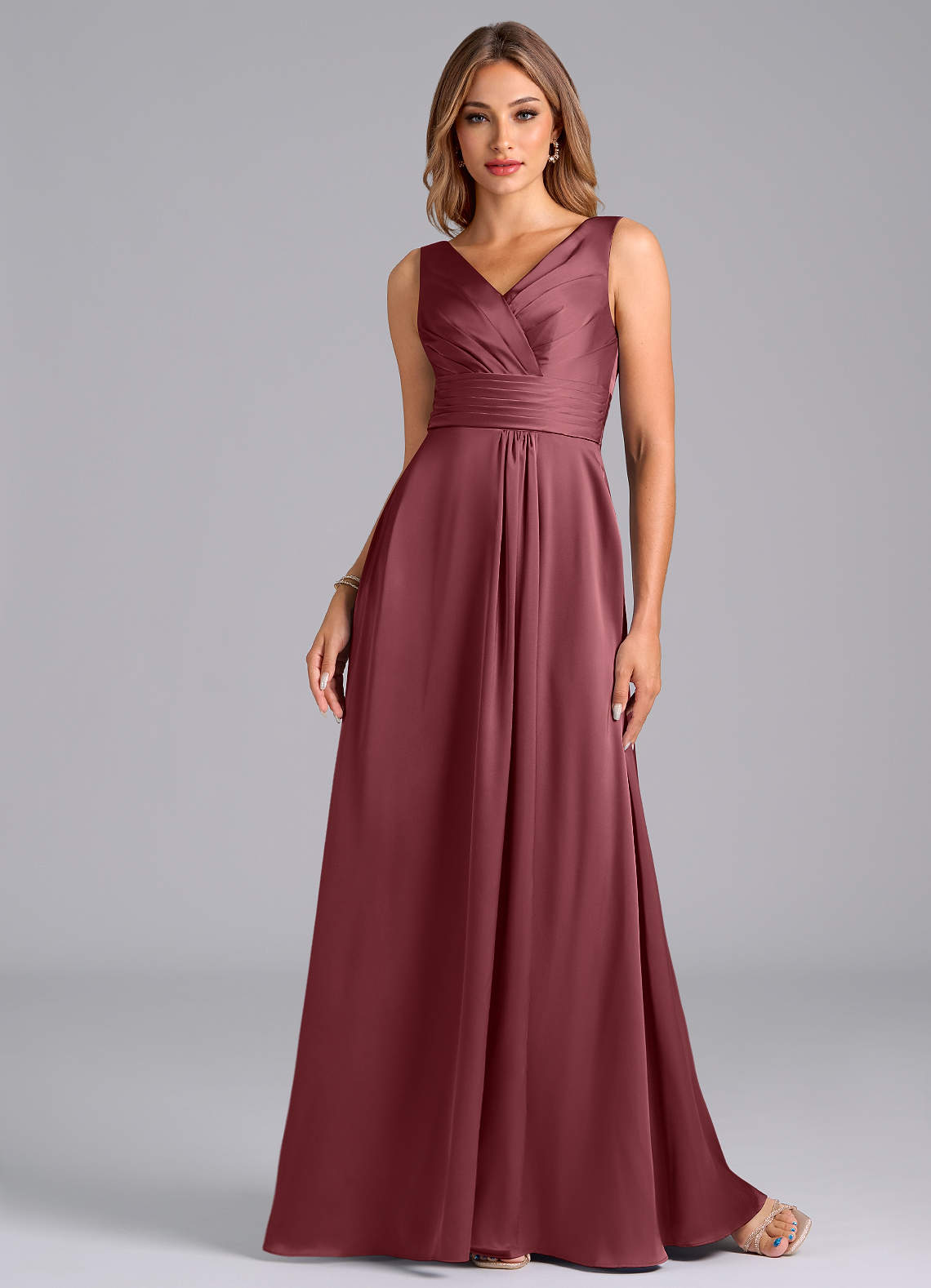 Azazie Karina Essayer des robes à la maison Robe Trapèze en Satin extensible Plissée Rose Du Désert image3