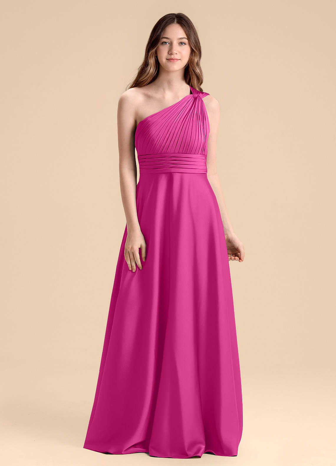 Azazie Charlize Junior Robe Trapèze en Satin extensible Plissée Fuchsia image1