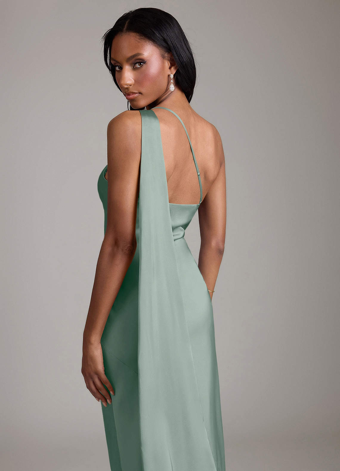 Azazie Juniper Brudtärnklänningar Klä av Sjöjungfru i Stretch Satin Ena axeln Silversalvia image1