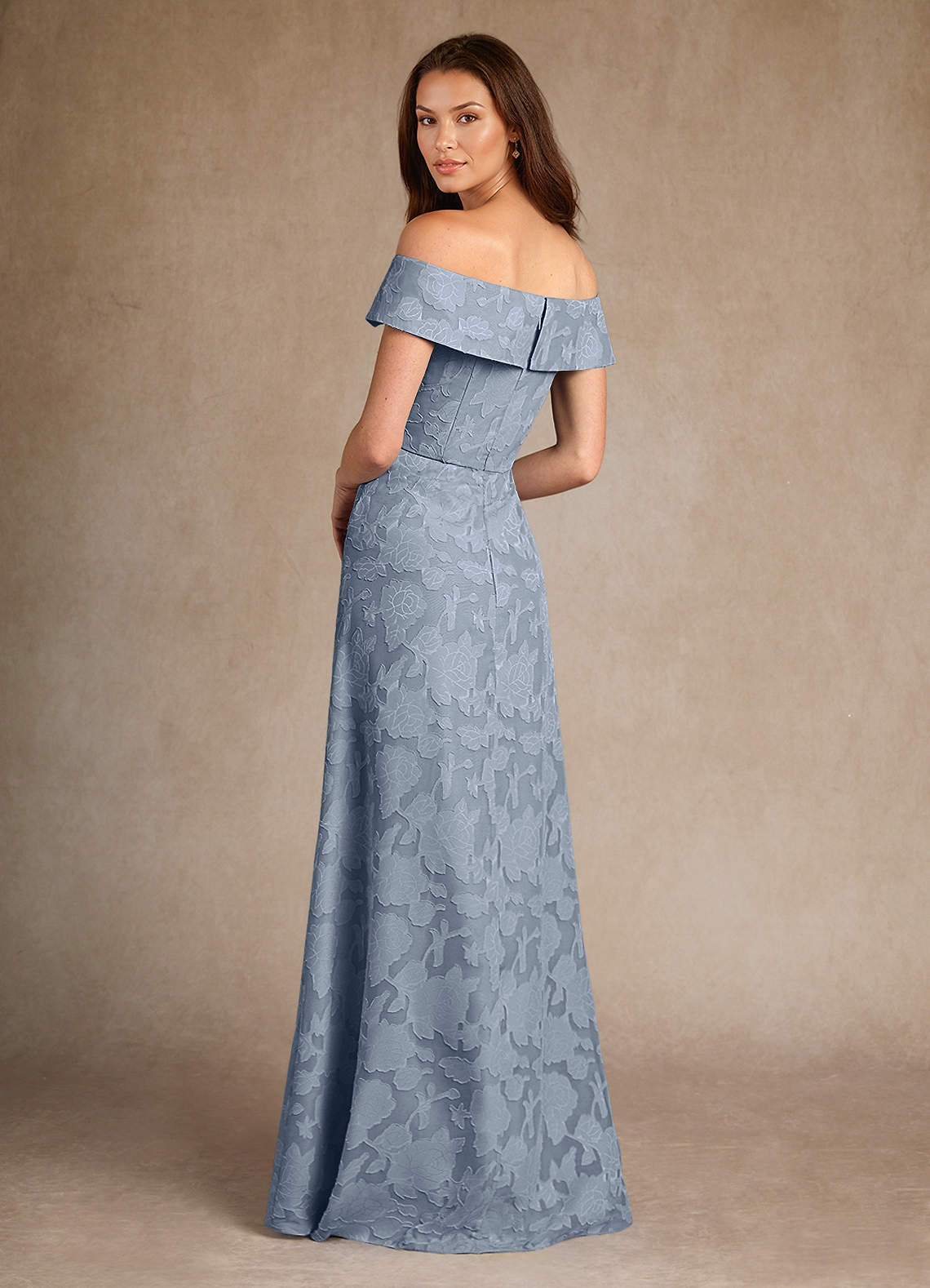 Azazie Medford vestidos de madre de la novia Vestido de Azul Polvoriento de Devorado Floral de Corte En A con Vestidos sin tirantes image2