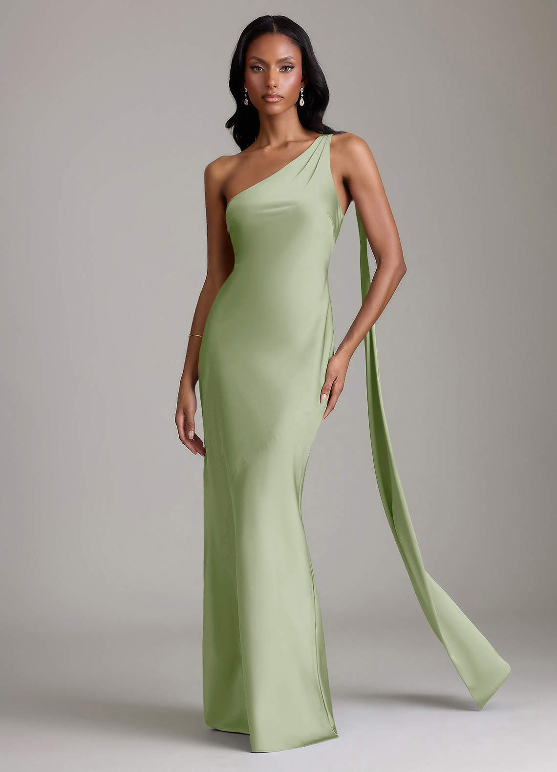 Azazie Juniper Robes de demoiselle d'honneur Robe Sirène en Satin extensible Une épaule Vert Sauge image3