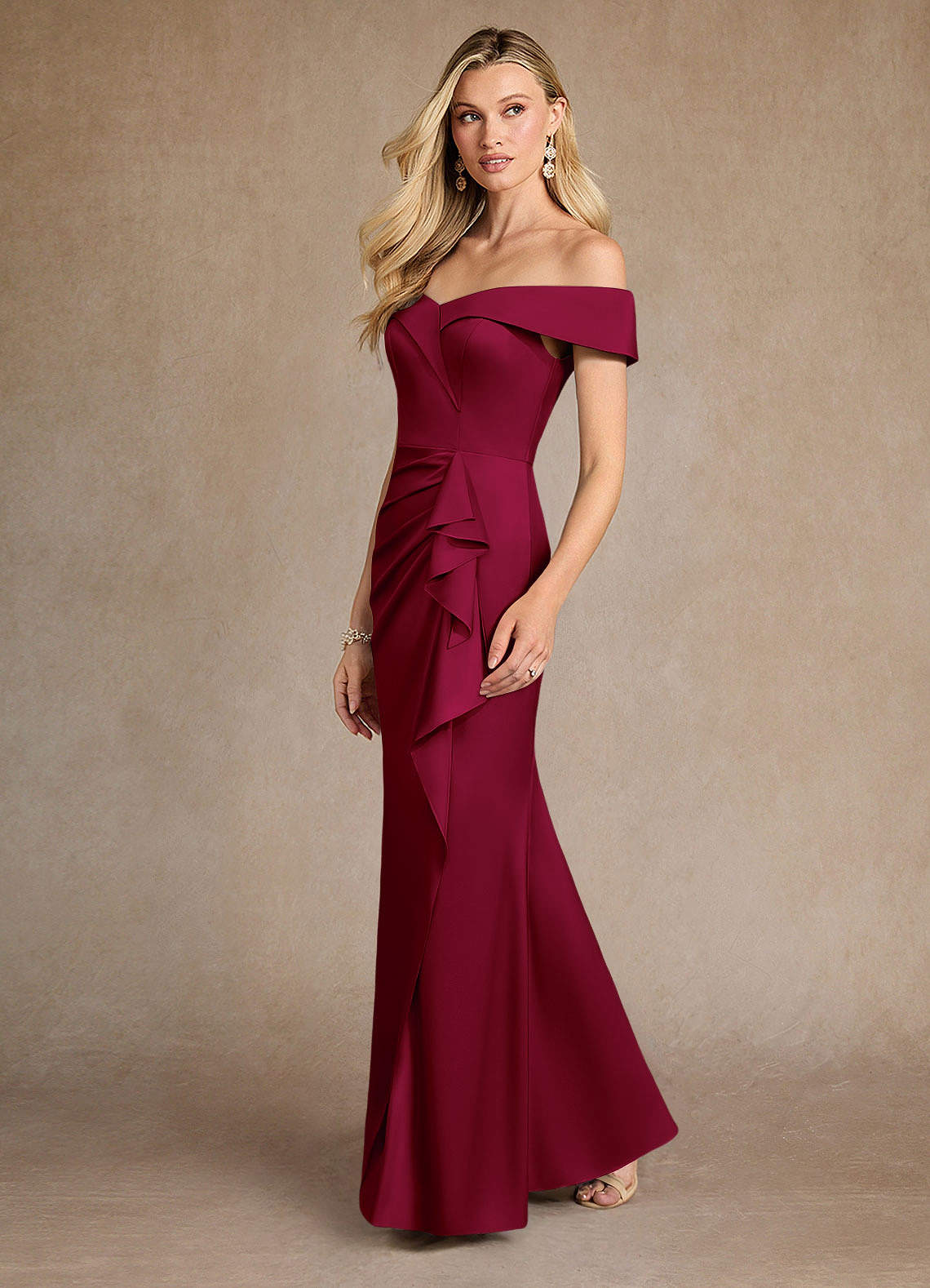 Azazie Laredo vestidos de madre de la novia Vestido de Borgoña de Satén Elástico de Sirena con Vestidos sin tirantes image4