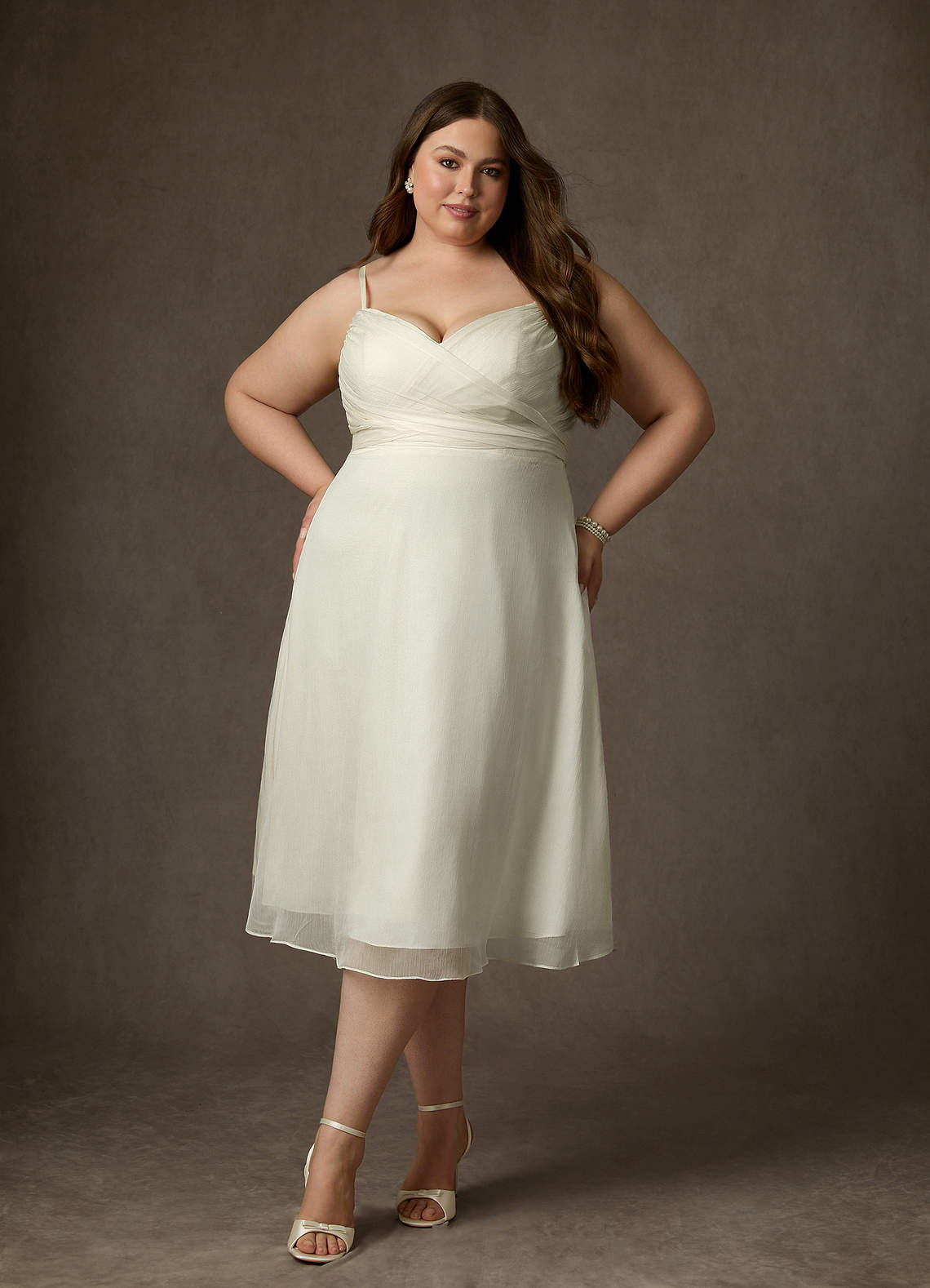Azazie Kali Abiti da Sposa Abito A-Line in Chiffon Increspato con Scollo a V a Pieghe Crema image1