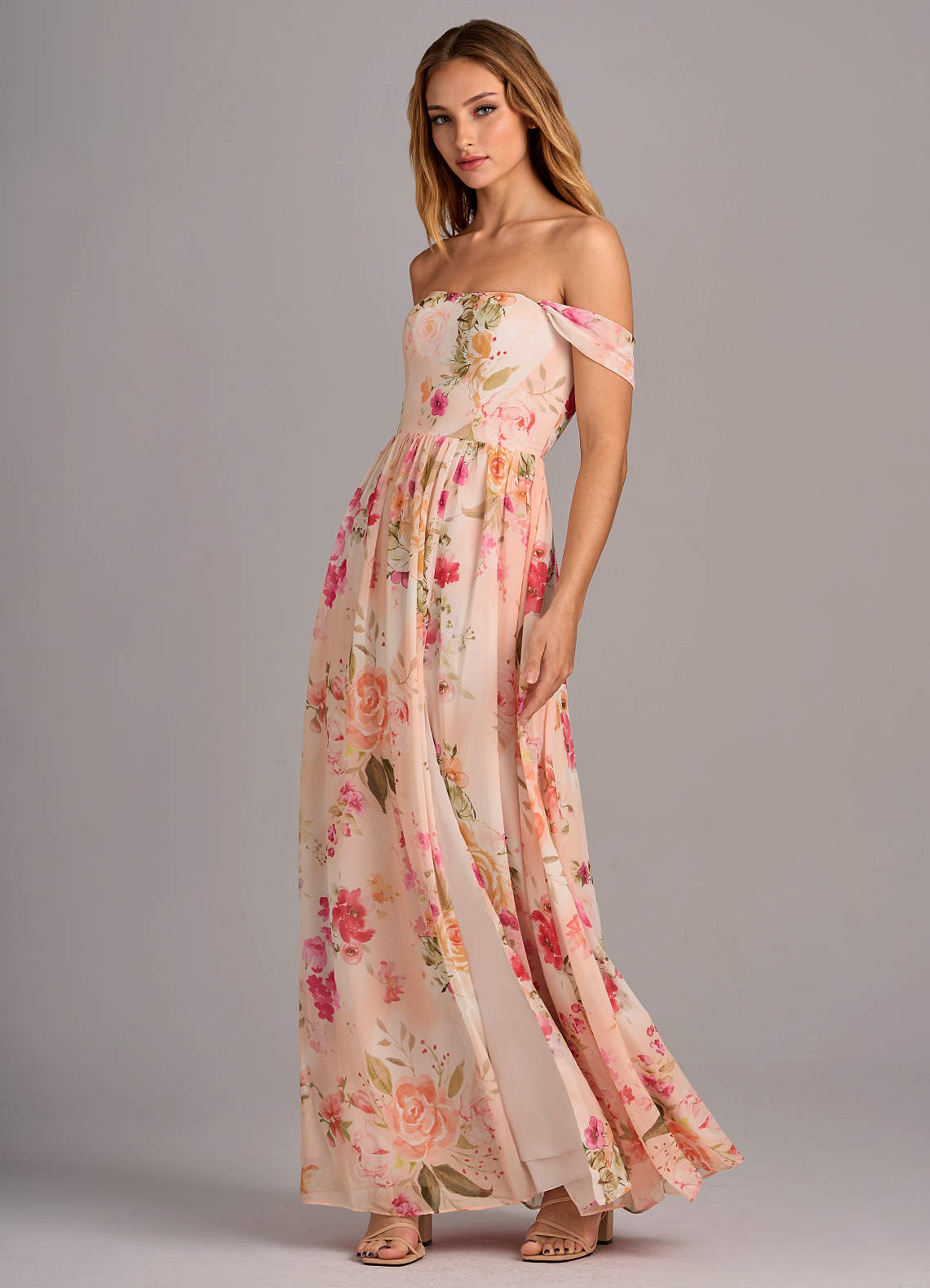 Azazie Calianna Robes de demoiselle d'honneur Robe Trapèze Convertible en Mousseline de soie Épaule décolletée Bouquet Florale Abstrait image3