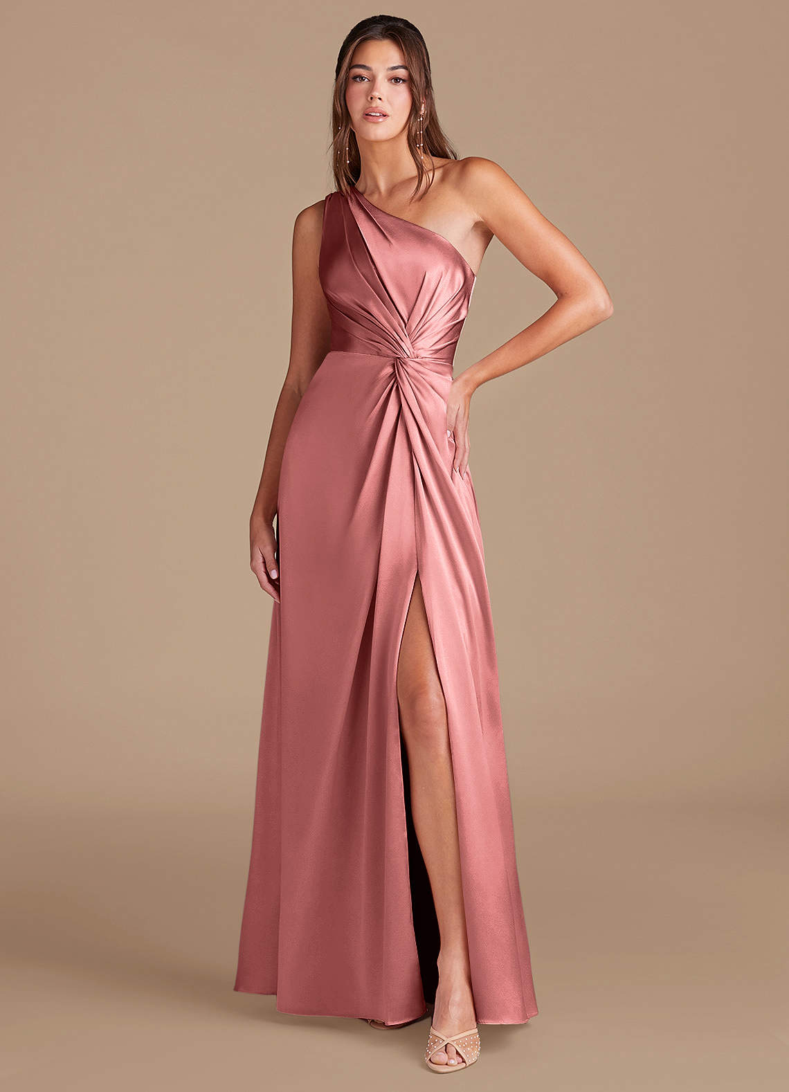 Azazie Brooke Brautjungfernkleider A-Linie One-Shoulder Metallischer Satin Kleid Rosettenrosa image1