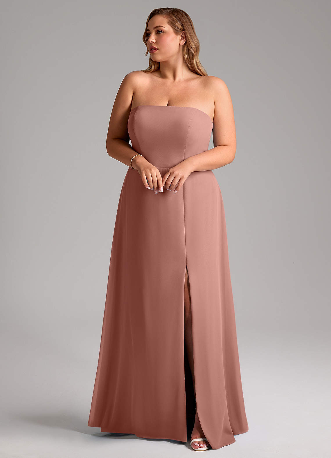 Azazie Wren Vestidos de damas de honor Vestido de Rosa De Cedro de Gasa de Corte en A Convertible con Corte Lateral image1