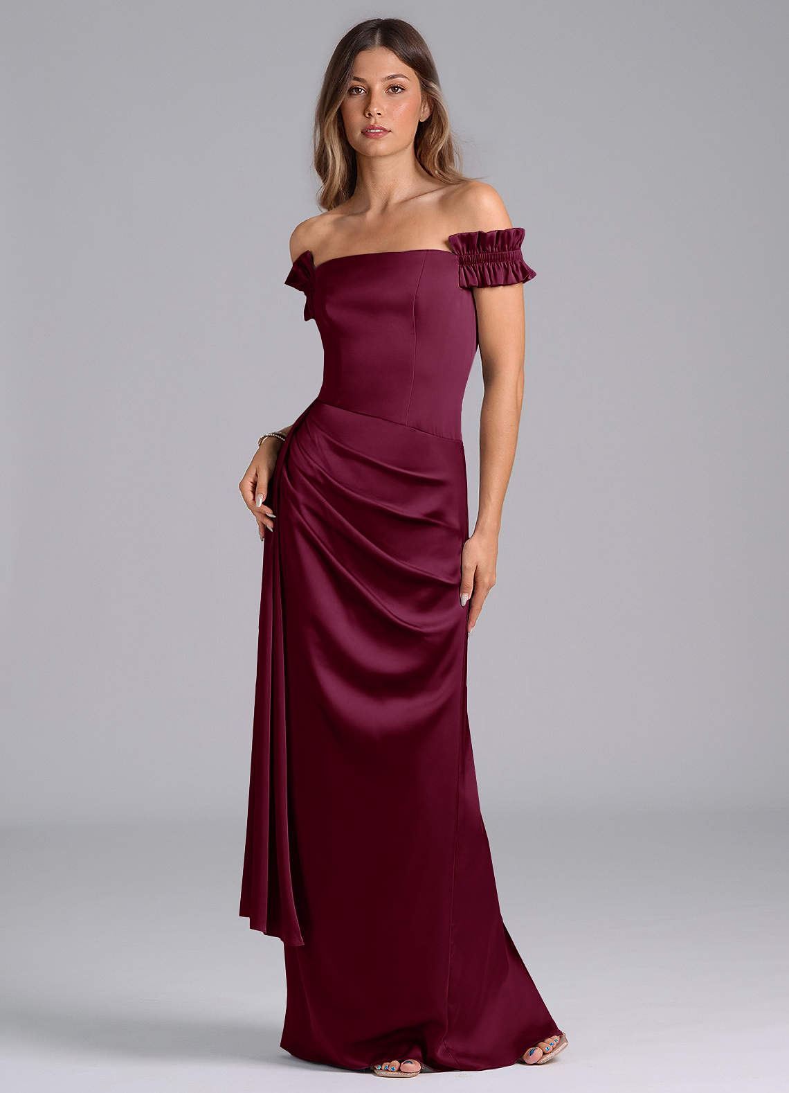 Azazie Kalysia Robes de demoiselle d'honneur Robe Sirène Convertible en Satin extensible Épaule décolletée Mûre image1