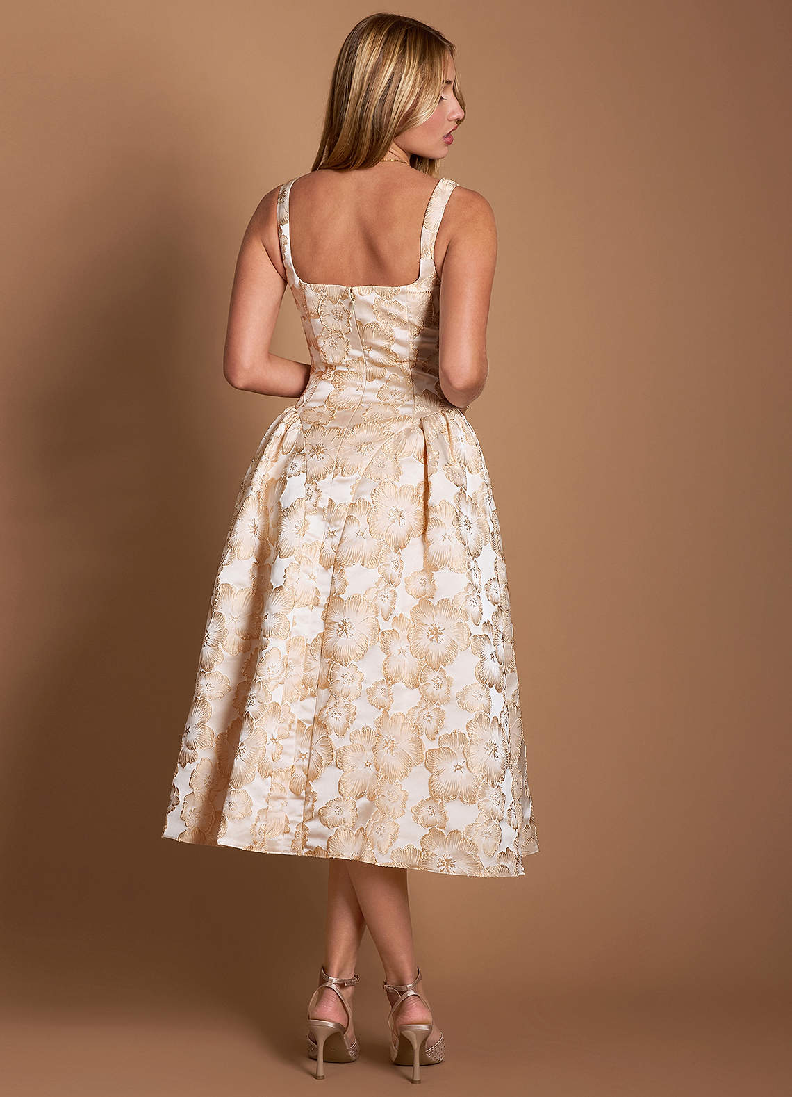Sylvia Midi Klänning Förgylld Grädde image1