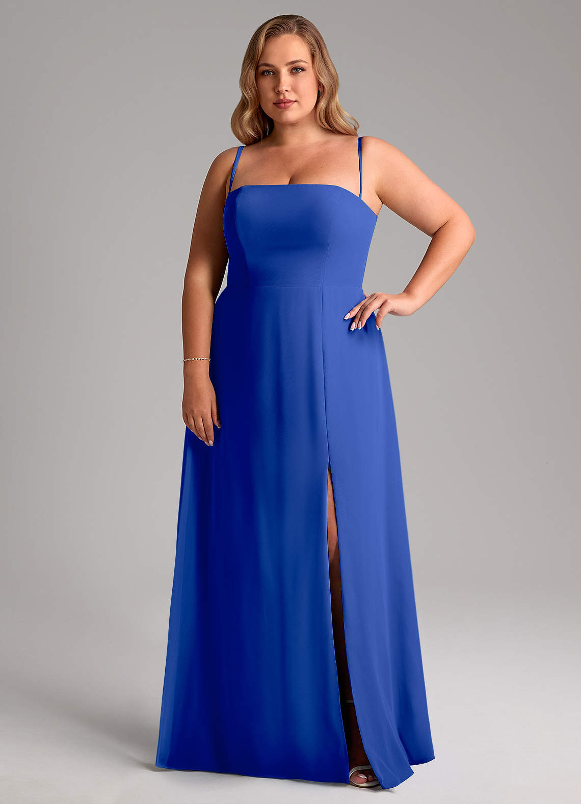 Azazie Wren Vestidos de damas de honor Vestido de Azul Real de Gasa de Corte en A Convertible con Corte Lateral image13