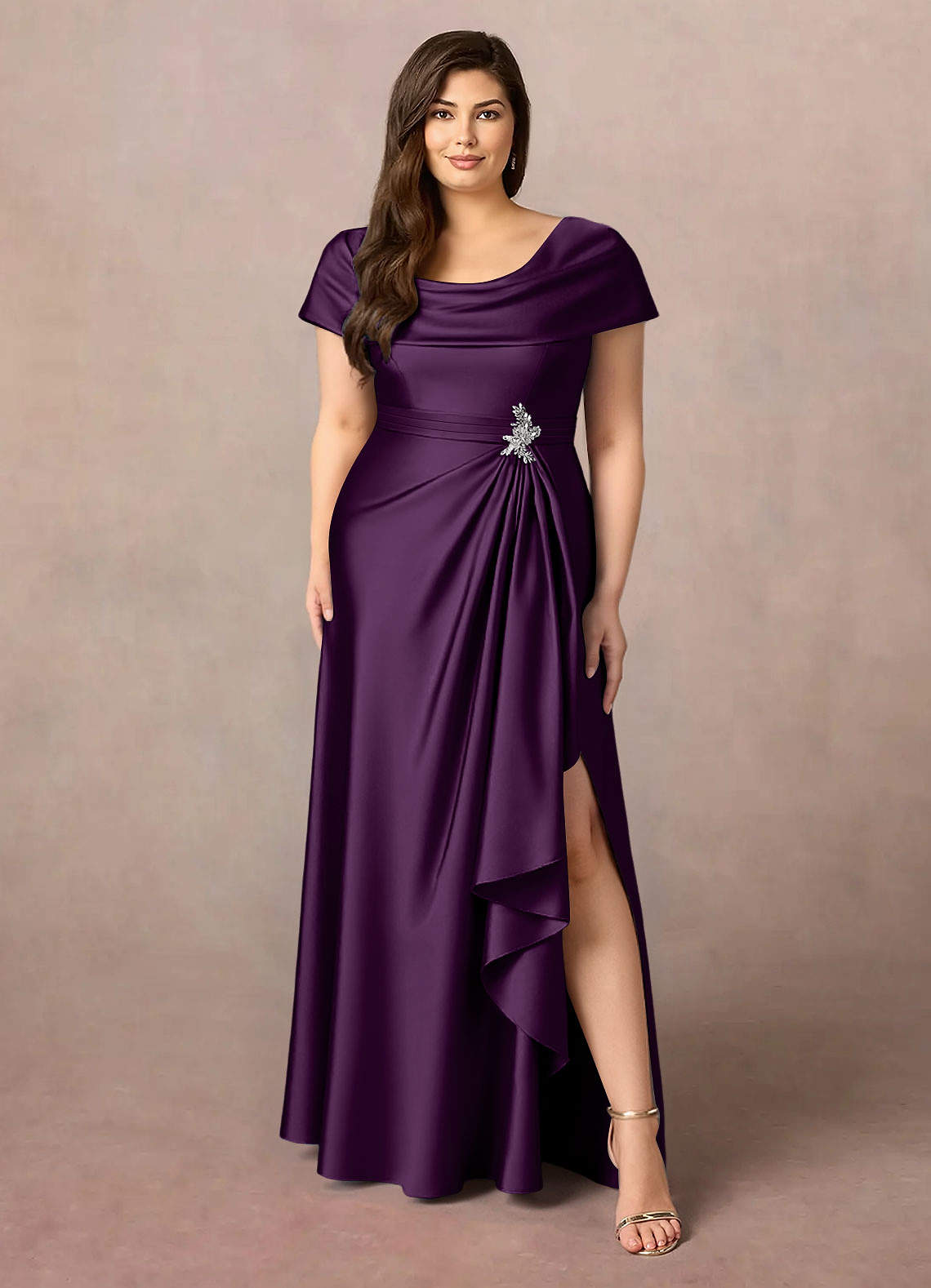 Azazie Branford Mère de la mariée Robes Robe Trapèze en Satin extensible Plissée Grain De Raisin image1