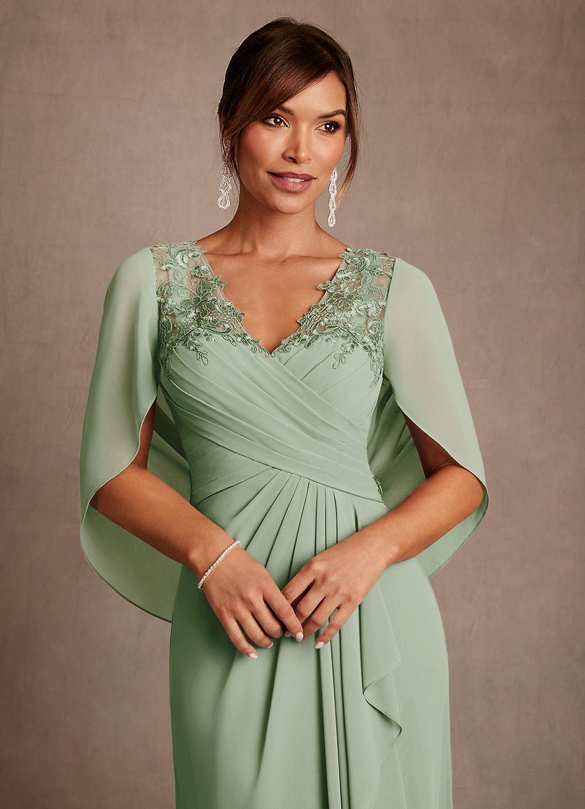 Azazie Forums Mère de la mariée Robes Robe Trapèze en Dentelle Vert Sauge image3
