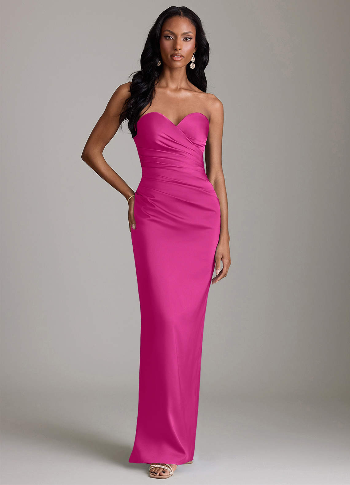 Azazie Sonora Robes de demoiselle d'honneur Robe Fourreau en Satin extensible Sans bretelles Fuchsia image5