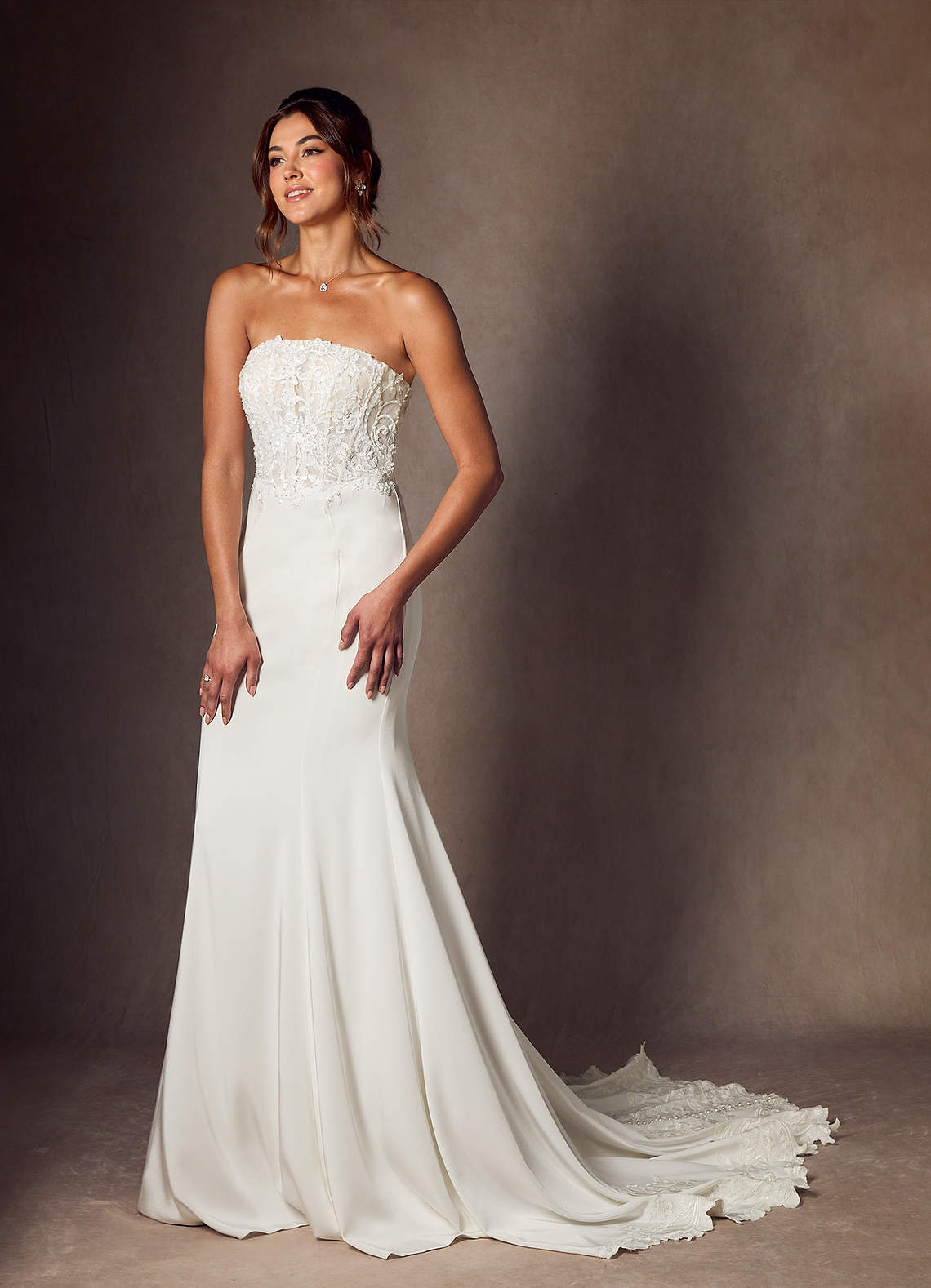 Azazie Lewena Hochzeitskleider Meerjungfrau-Linie Spitze Satin mit Krepprücken Kleid Diamantweiß image1