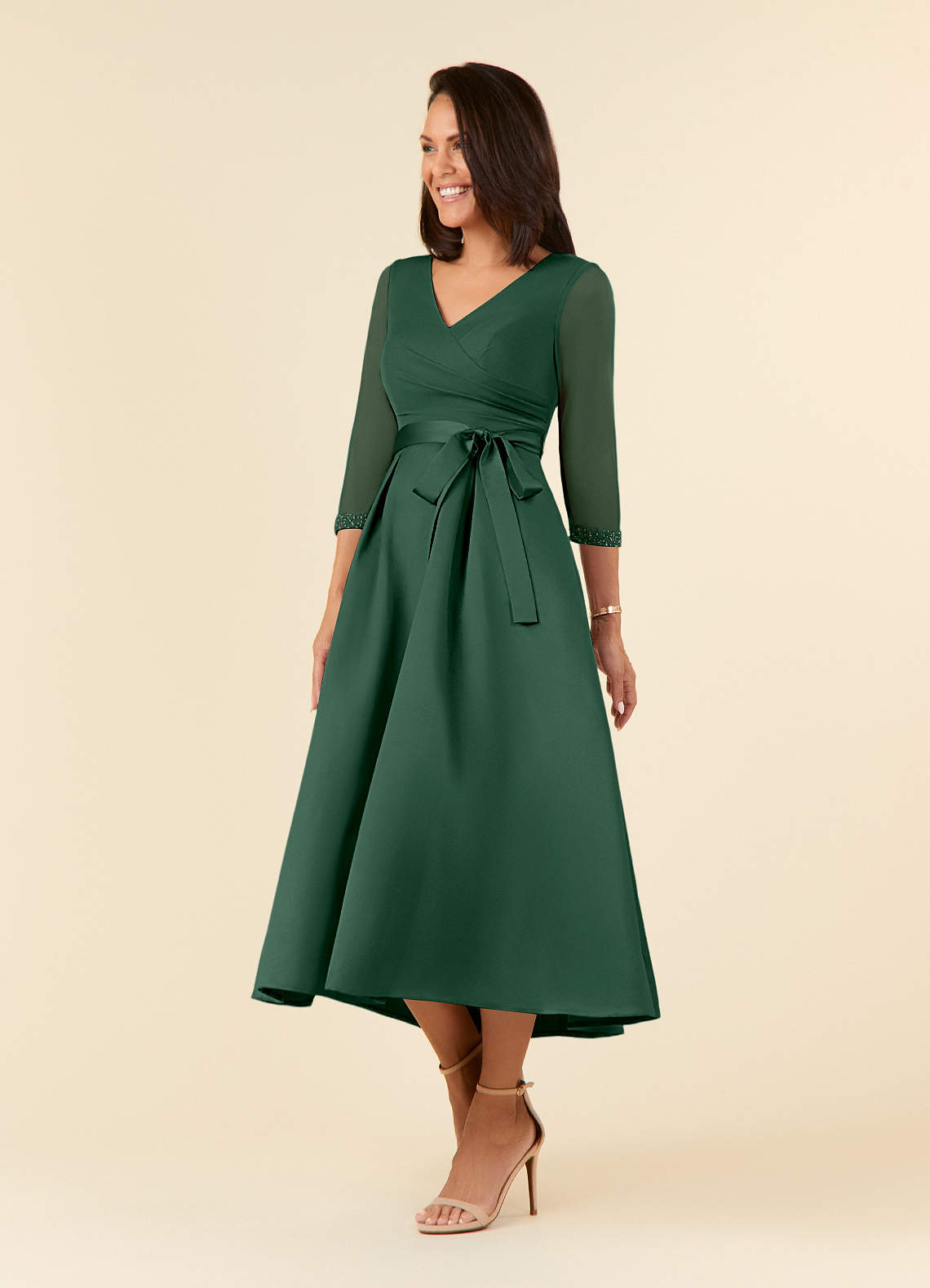 Azazie Maritza Kleider für die Brautmutter A-Linie Plissee Matte Satin Kleid Dunkelgrün image1