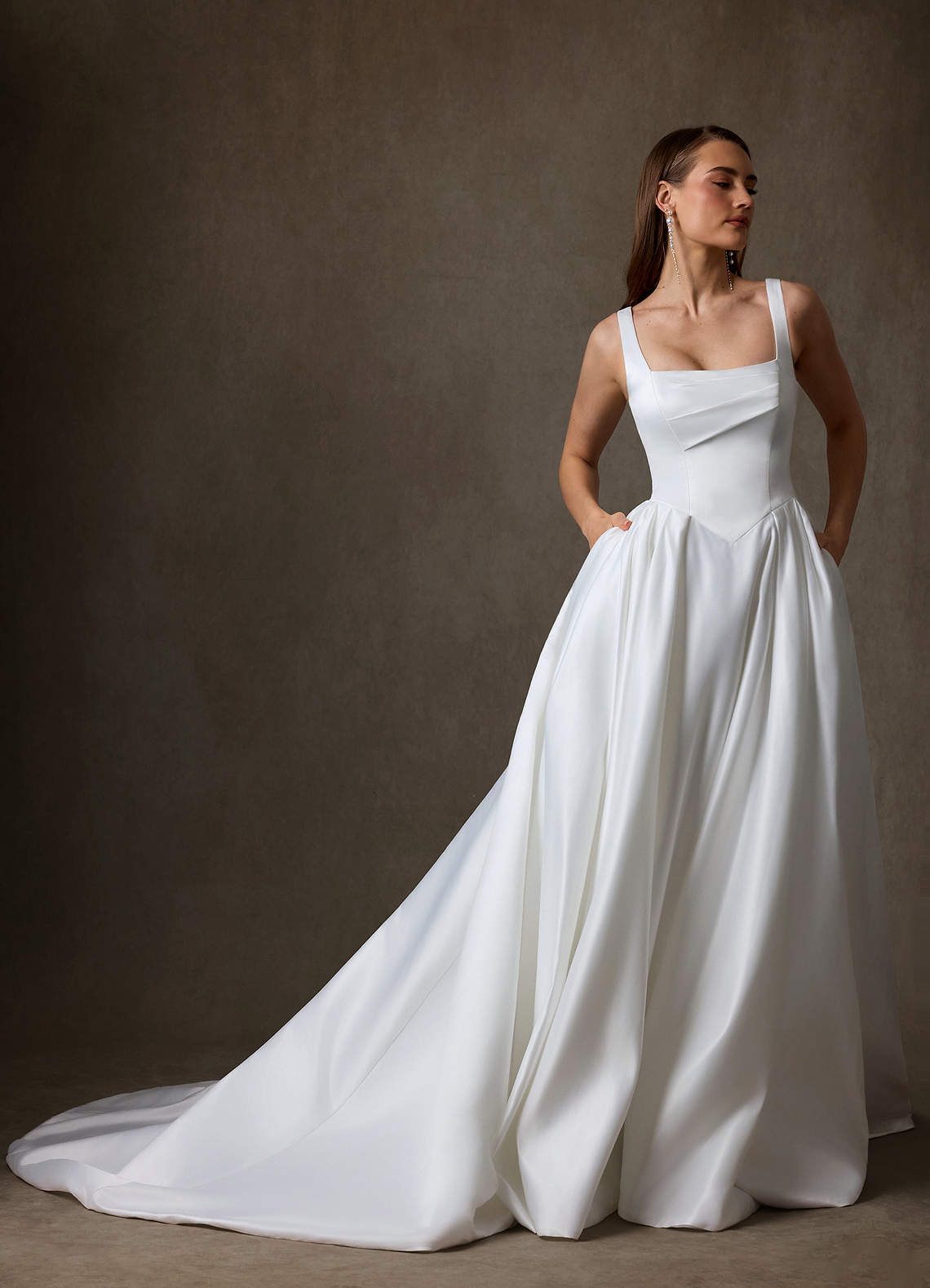 Azazie Celeste Bröllopsklänningar Klä av Balklänning i Satin med fickor Diamantvit image4