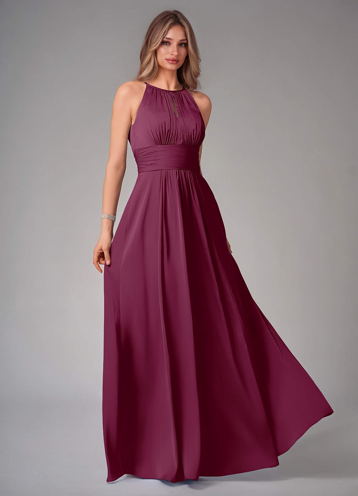 Azazie Bonnie Robes de demoiselle d'honneur Robe Trapèze en Satin extensible Plissée Mûre image1