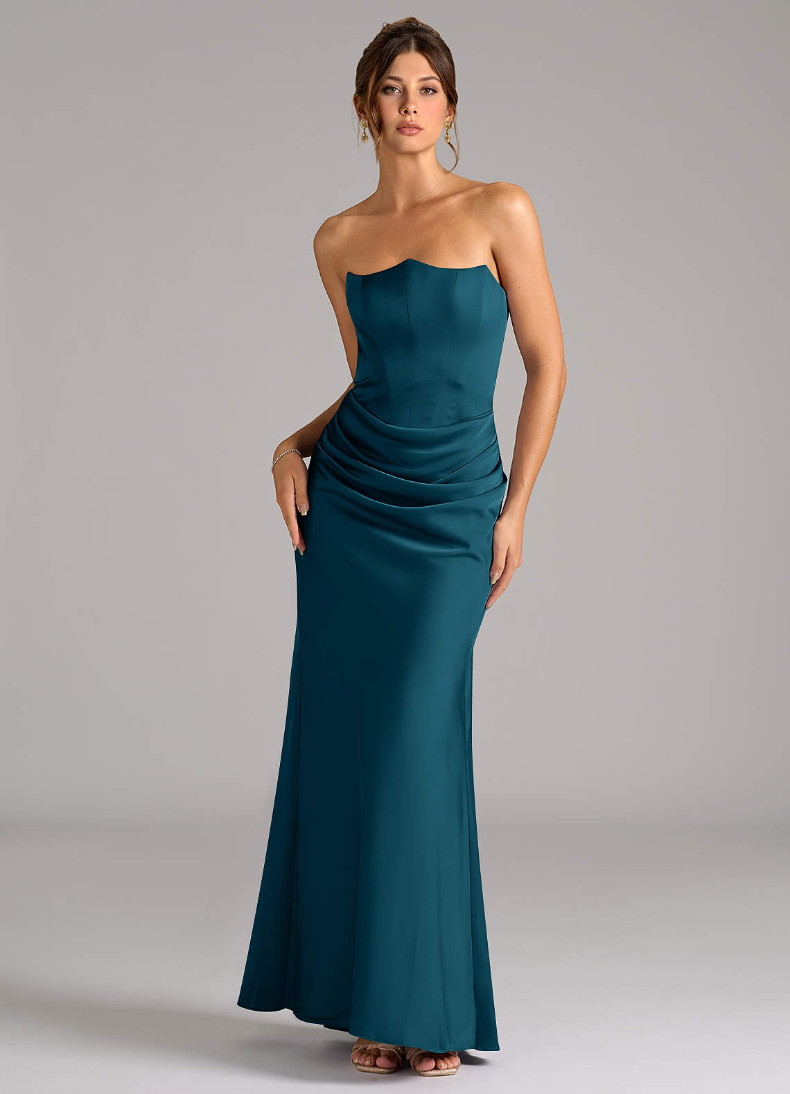 Azazie Debby Vestidos de damas de honor Vestido de Azul Tinta de Satén Elástico de Corte Sirena Convertible con Sin tirantes image1